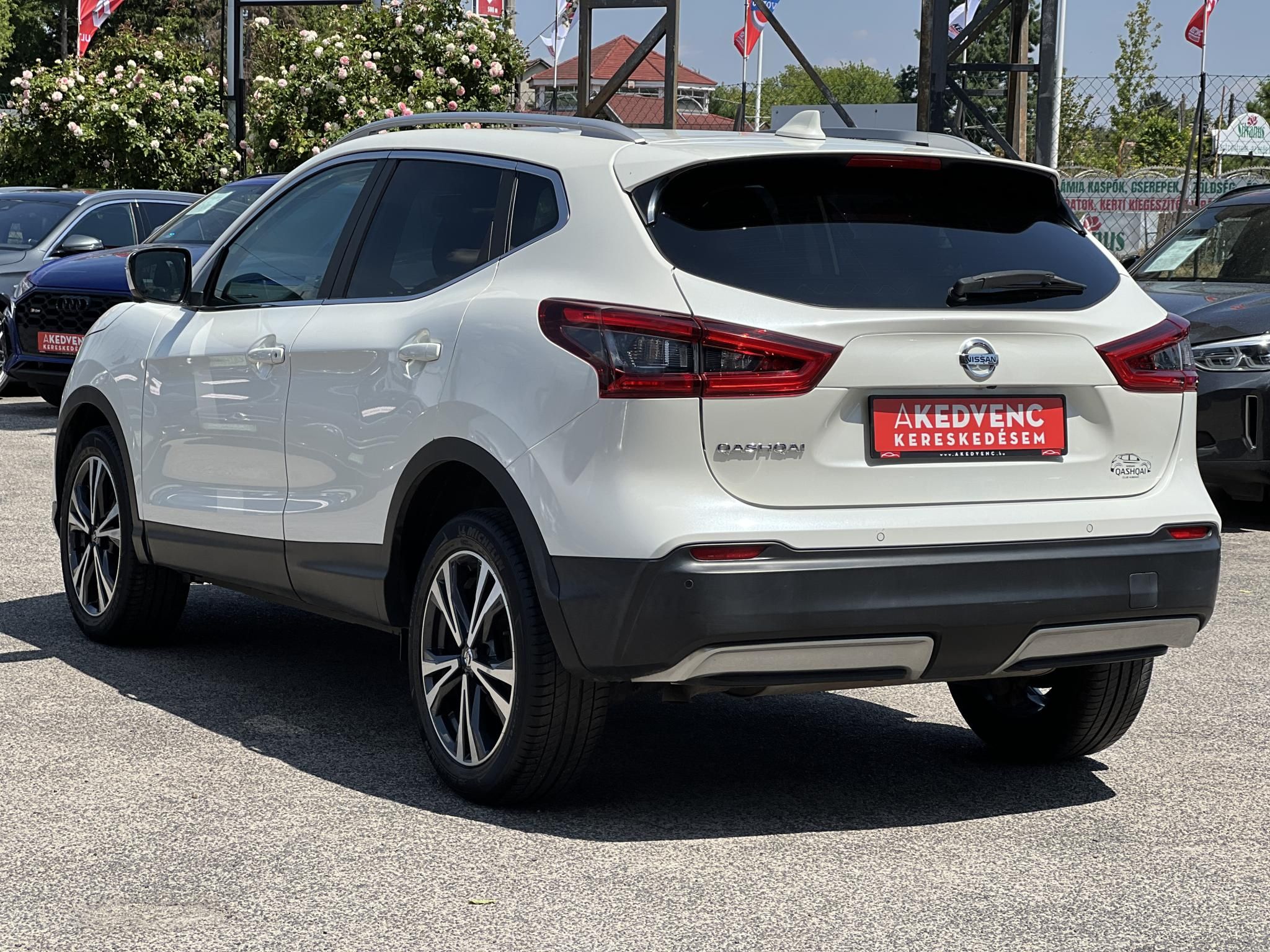 NISSAN QASHQAI 1.3 DIG-T N-Connecta 63e km. Magyarországi. rendszeresen szervizelt!