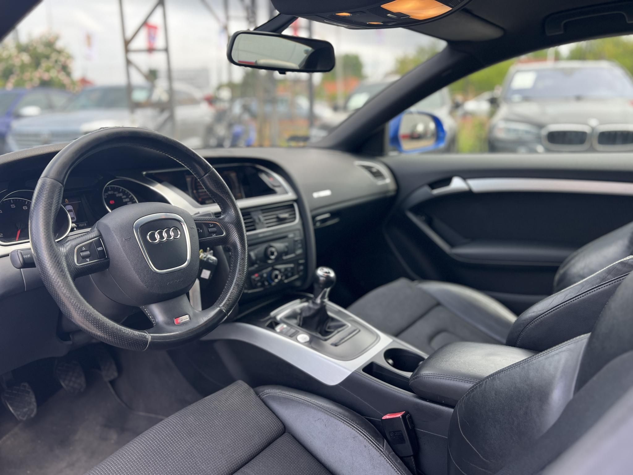 AUDI A5 Coupé 2.0 T FSi S-line 163e km. sérülésmentes. téli-nyári gumi. dokumentált előélet!