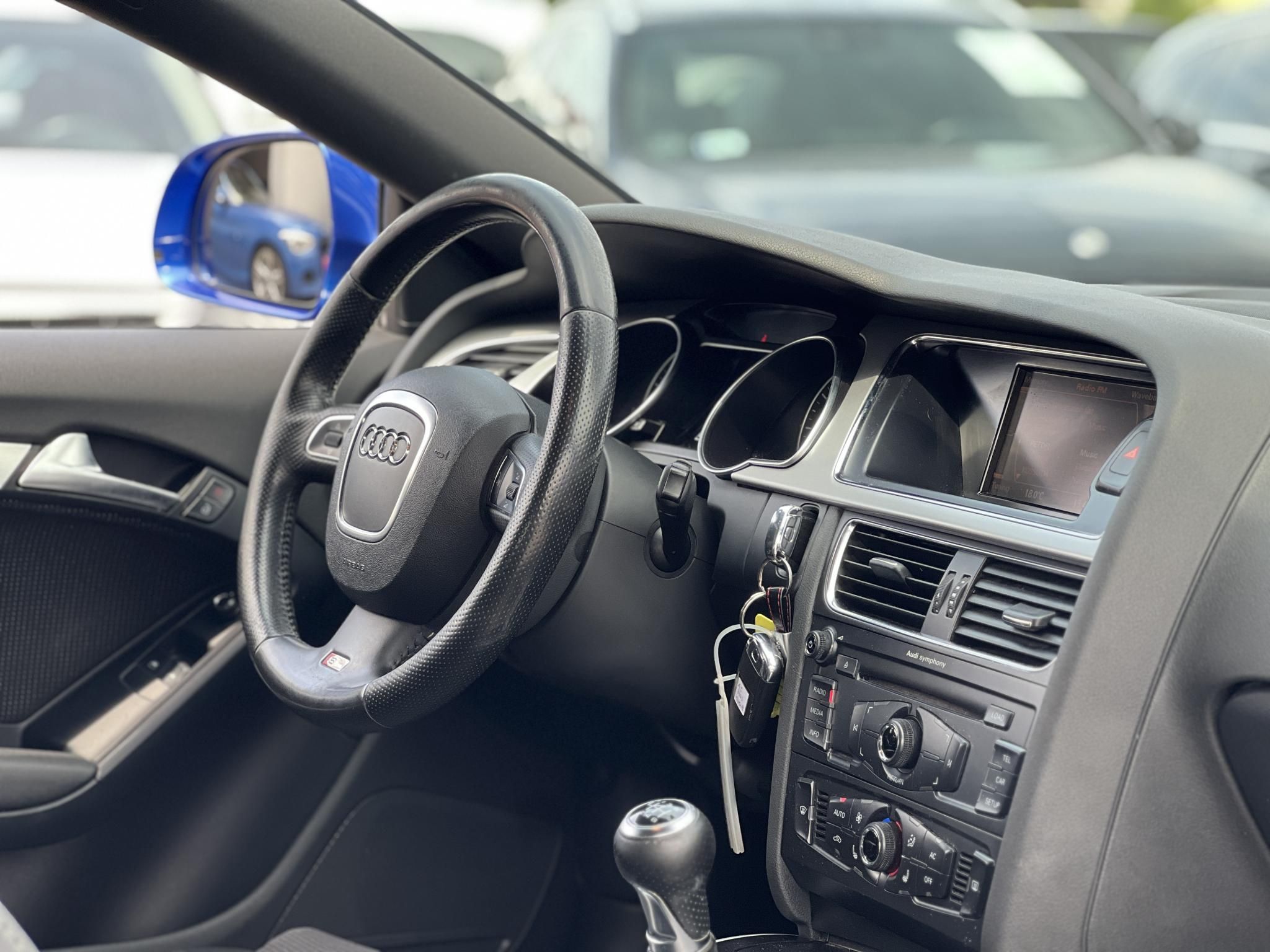 AUDI A5 Coupé 2.0 T FSi S-line 163e km. sérülésmentes. téli-nyári gumi. dokumentált előélet!