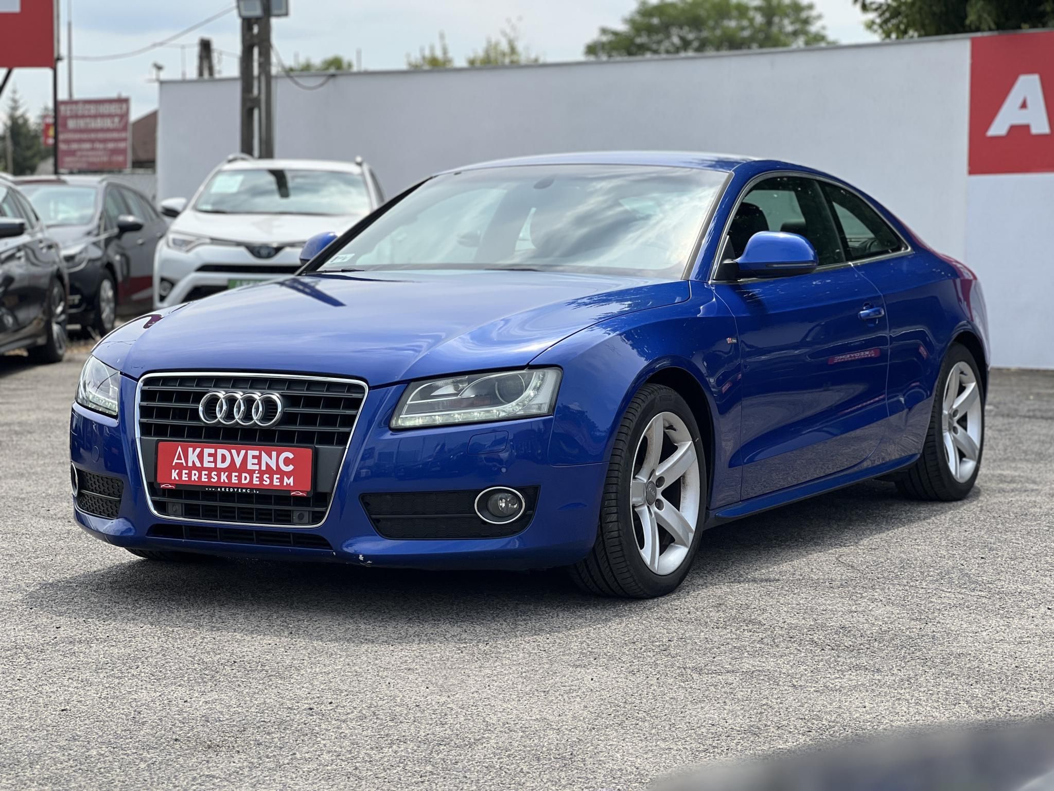 AUDI A5 Coupé 2.0 T FSi S-line 163e km. sérülésmentes. téli-nyári gumi. dokumentált előélet!