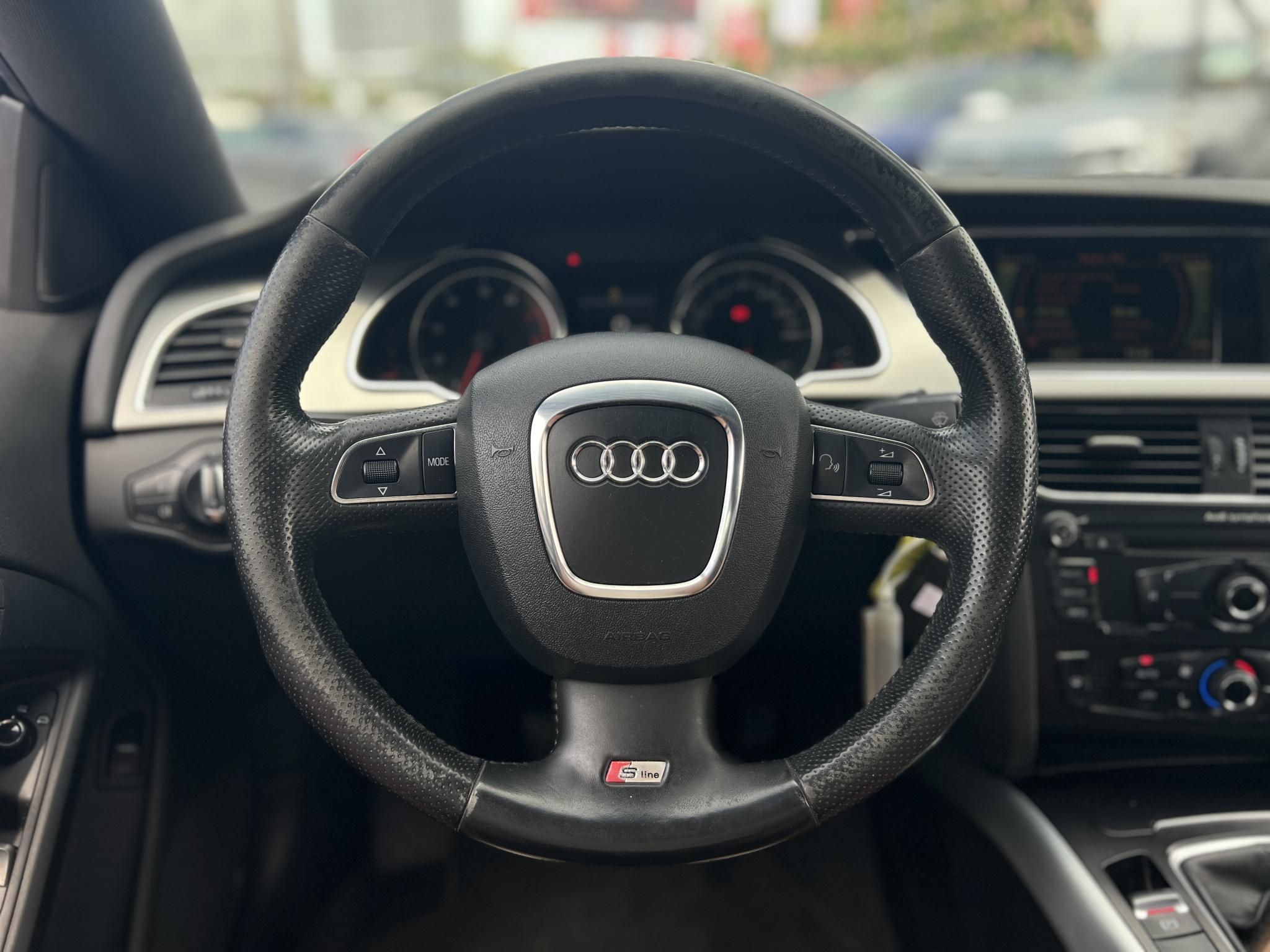 AUDI A5 Coupé 2.0 T FSi S-line 163e km. sérülésmentes. téli-nyári gumi. dokumentált előélet!