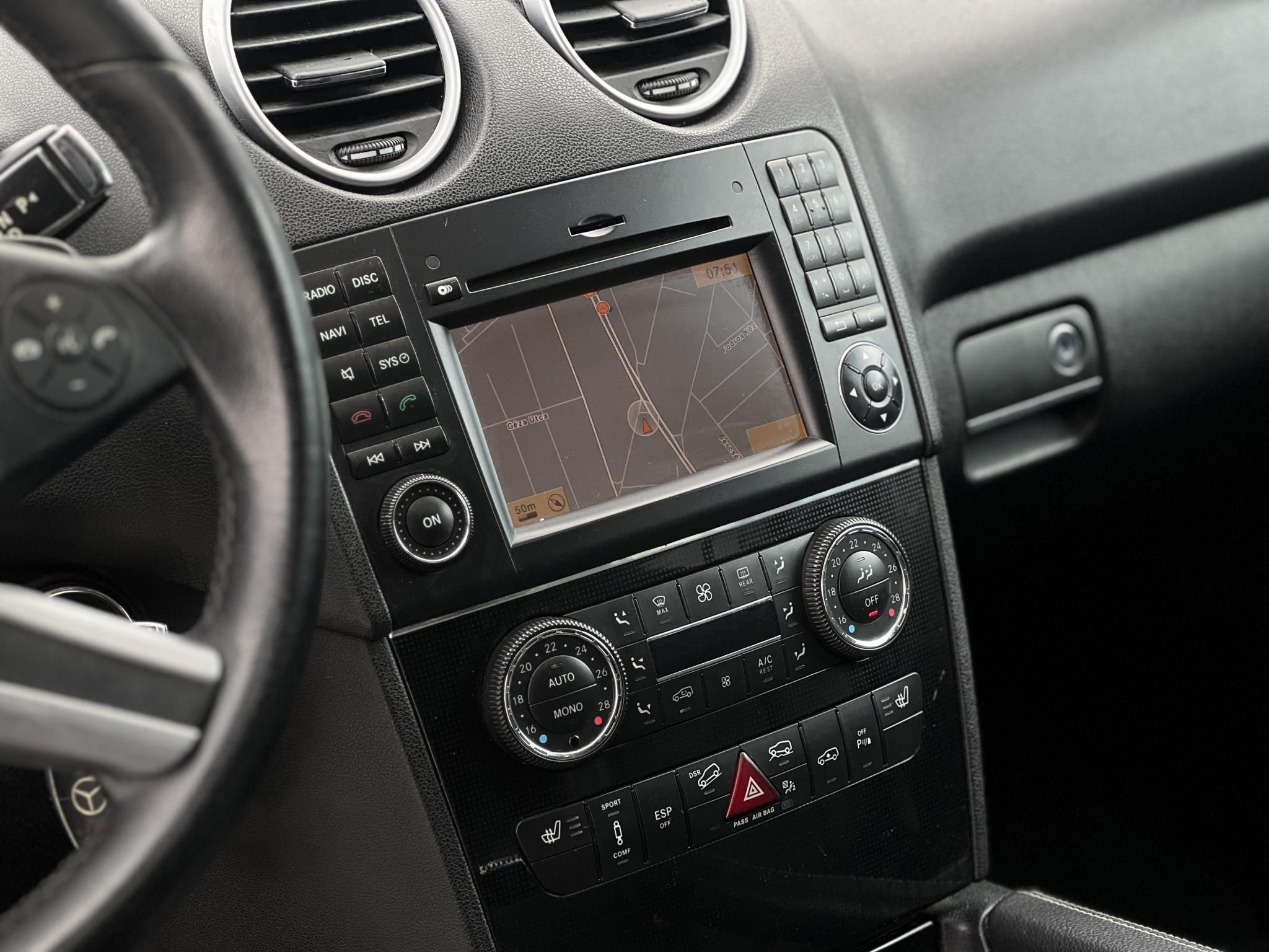 MERCEDES-BENZ ML 320 CDI (Automata) harman/kardon. légrugó. napfénytető. hátsó TV. alcantara belső!