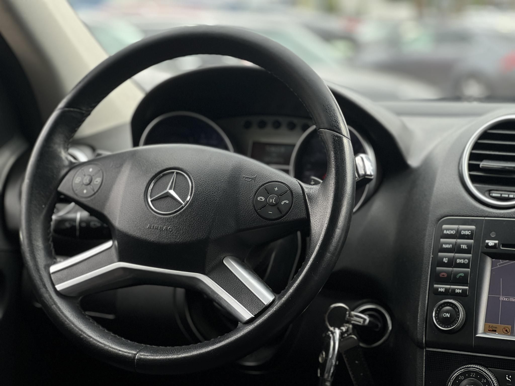 MERCEDES-BENZ ML 320 CDI (Automata) harman/kardon. légrugó. napfénytető. hátsó TV. alcantara belső!