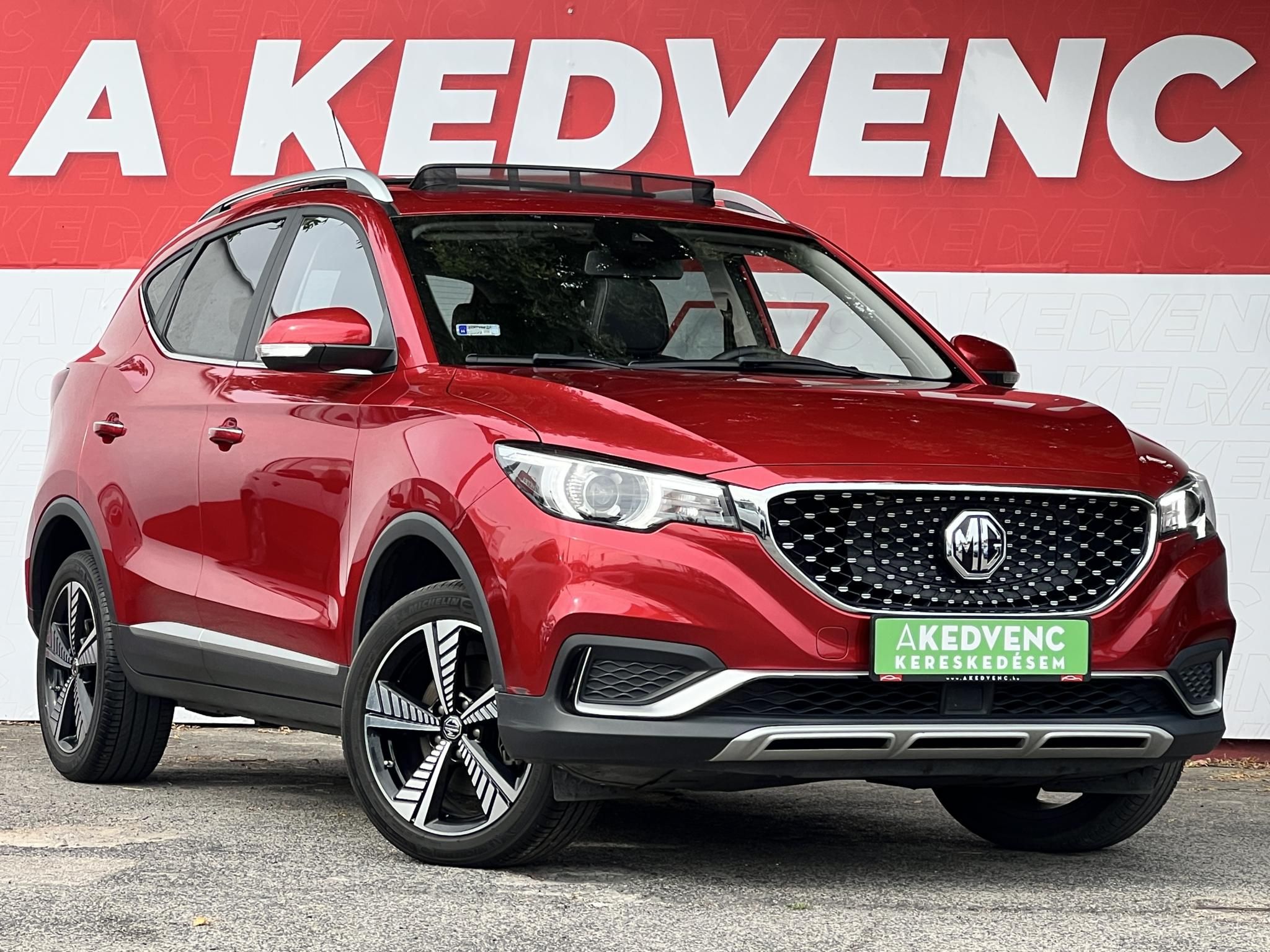MG ZS EV Luxury. 68e km. végig vezetett márkaszerviz. Carplay. panorámatető