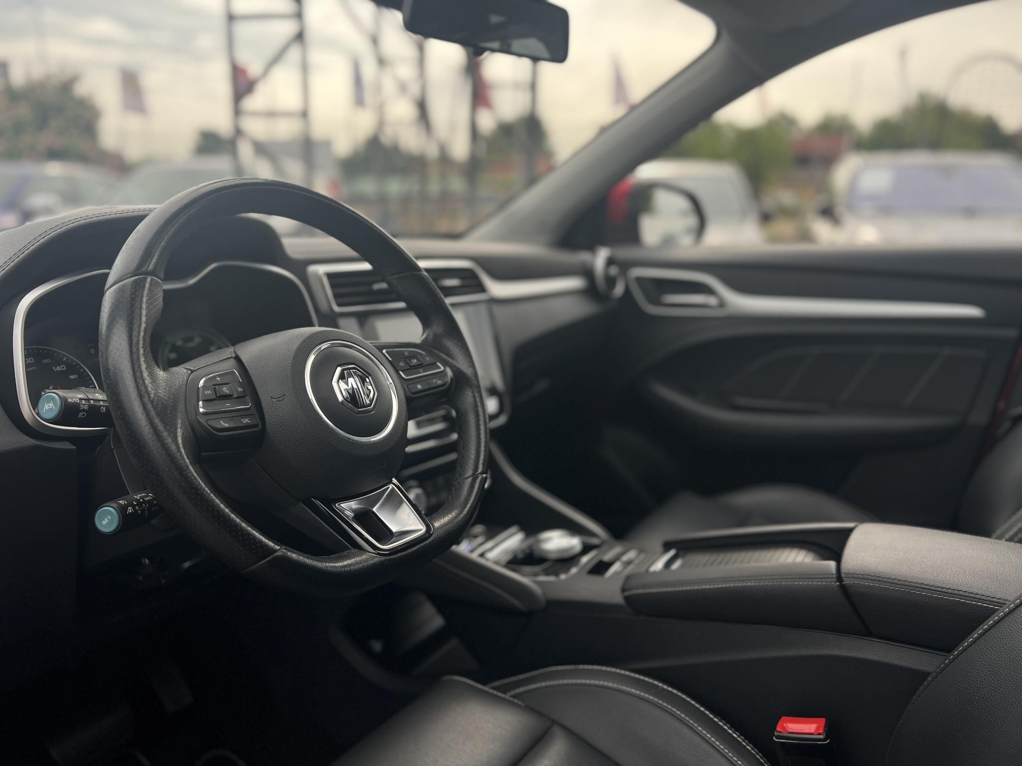 MG ZS EV Luxury. 68e km. végig vezetett márkaszerviz. Carplay. panorámatető