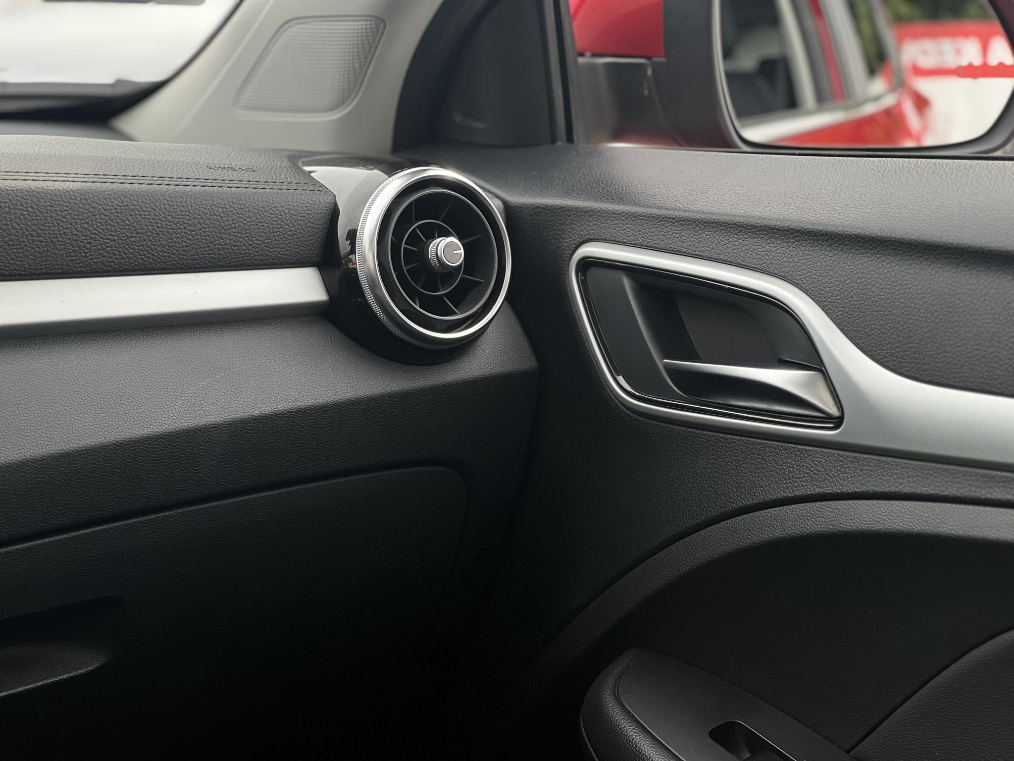 MG ZS EV Luxury. 68e km. végig vezetett márkaszerviz. Carplay. panorámatető