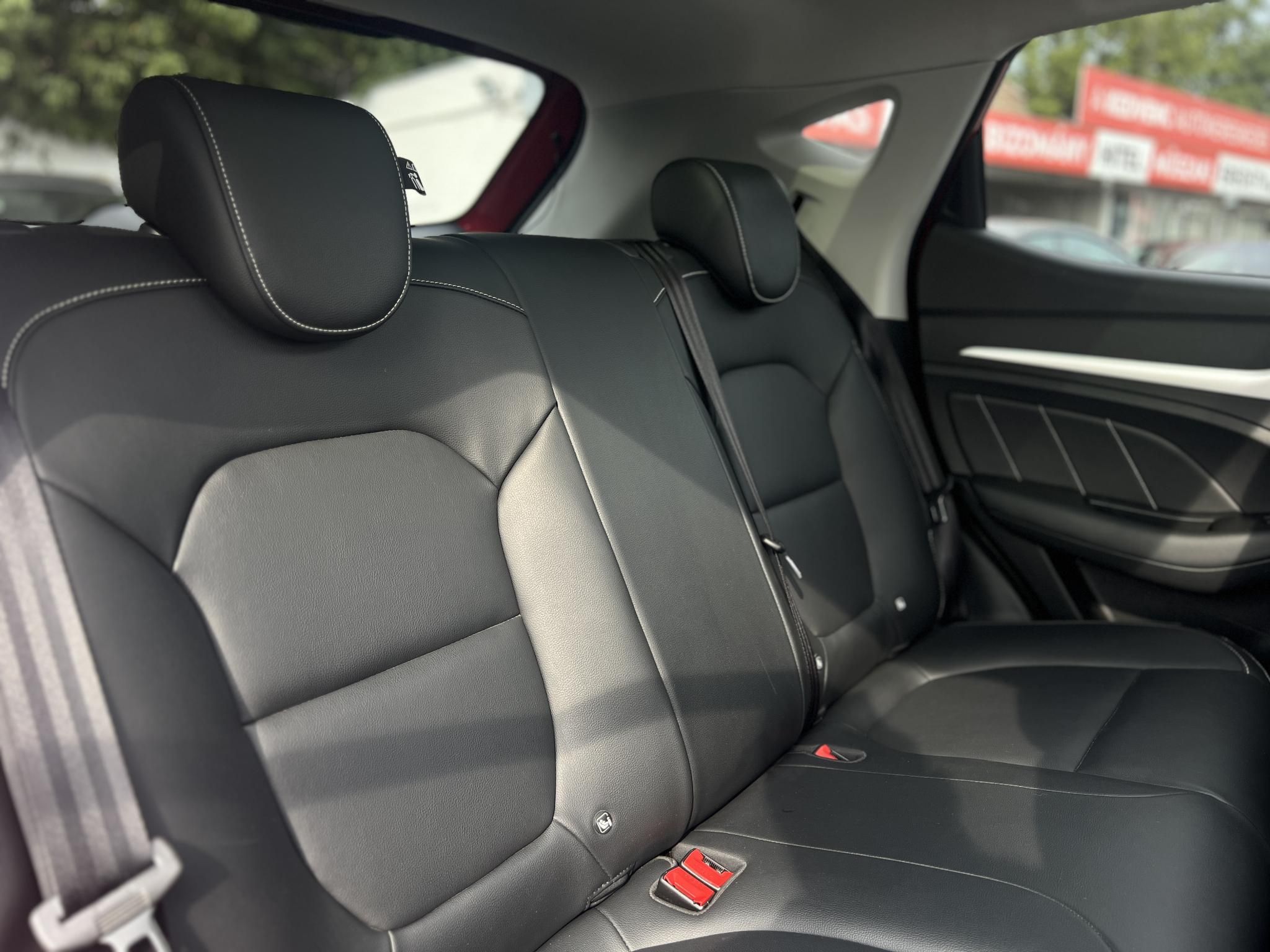 MG ZS EV Luxury. 68e km. végig vezetett márkaszerviz. Carplay. panorámatető
