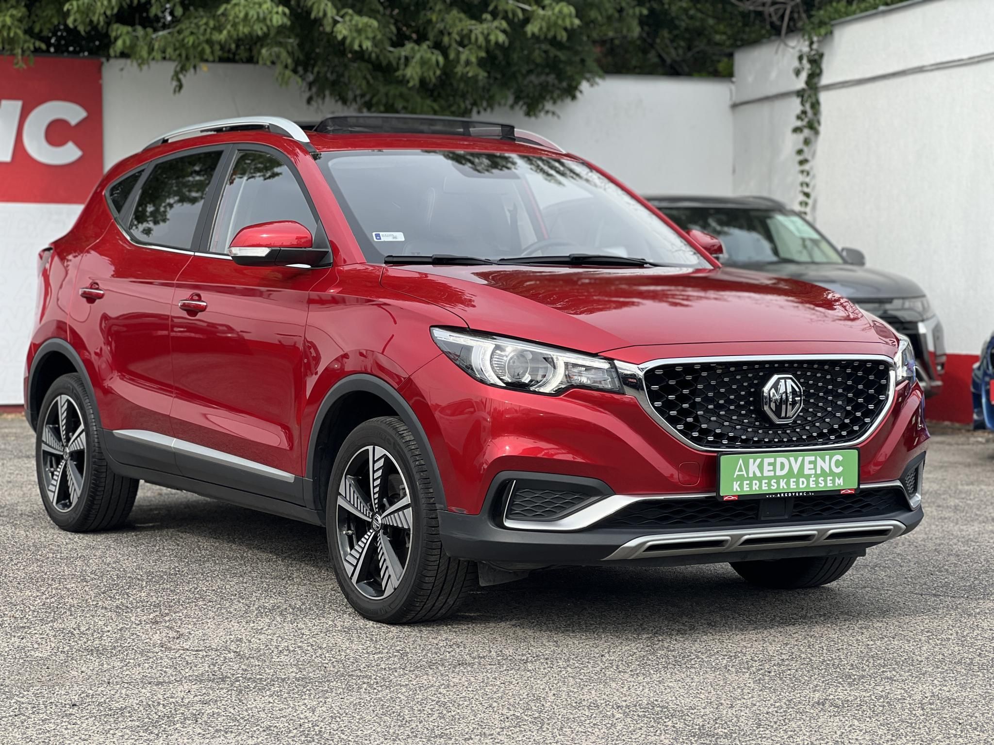 MG ZS EV Luxury. 68e km. végig vezetett márkaszerviz. Carplay. panorámatető