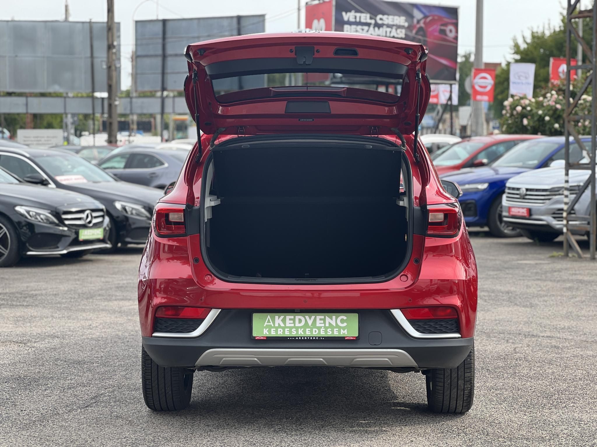 MG ZS EV Luxury. 68e km. végig vezetett márkaszerviz. Carplay. panorámatető