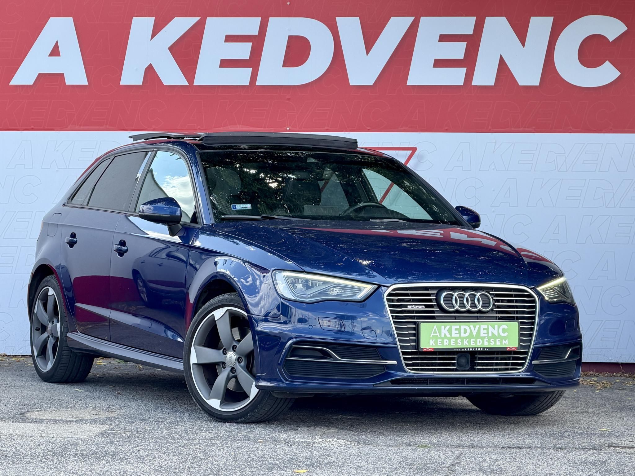 AUDI A3 Sportback 1.4 TFSI Ambiente S-tronic e-tron bang and olufsen. panoráma tető. 30km elektromos hatótáv. vezérlés cserélve!