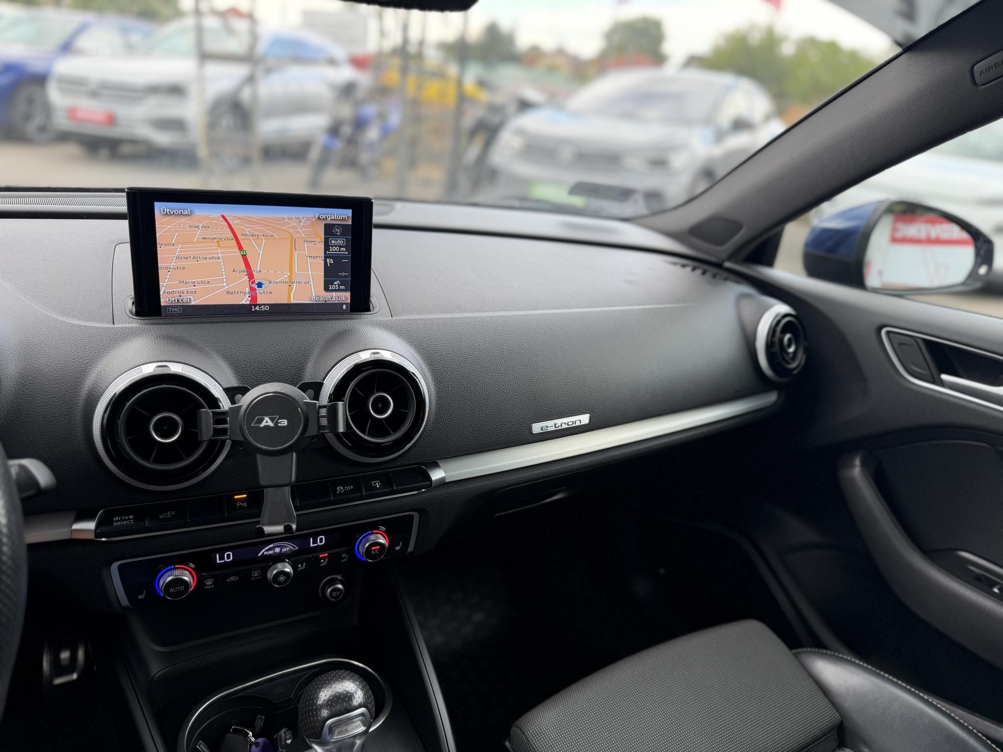 AUDI A3 Sportback 1.4 TFSI Ambiente S-tronic e-tron bang and olufsen. panoráma tető. 30km elektromos hatótáv. vezérlés cserélve!