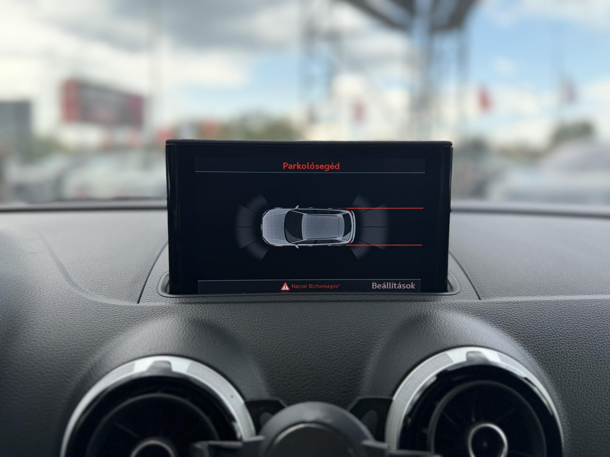 AUDI A3 Sportback 1.4 TFSI Ambiente S-tronic e-tron bang and olufsen. panoráma tető. 30km elektromos hatótáv. vezérlés cserélve!