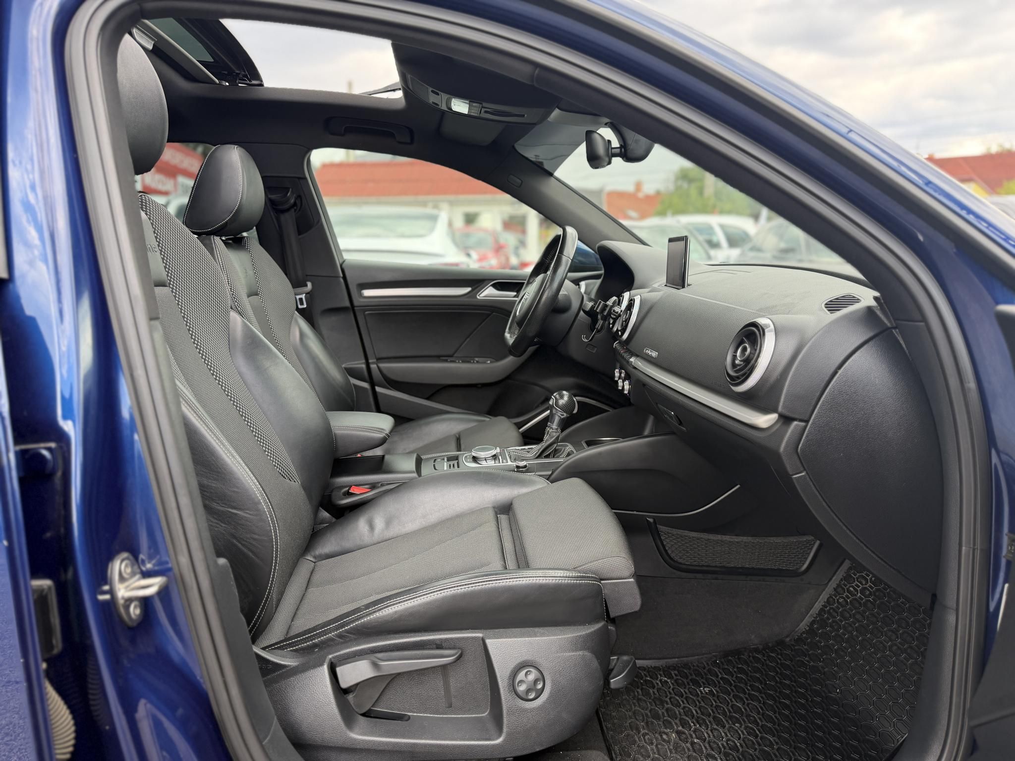 AUDI A3 Sportback 1.4 TFSI Ambiente S-tronic e-tron bang and olufsen. panoráma tető. 30km elektromos hatótáv. vezérlés cserélve!