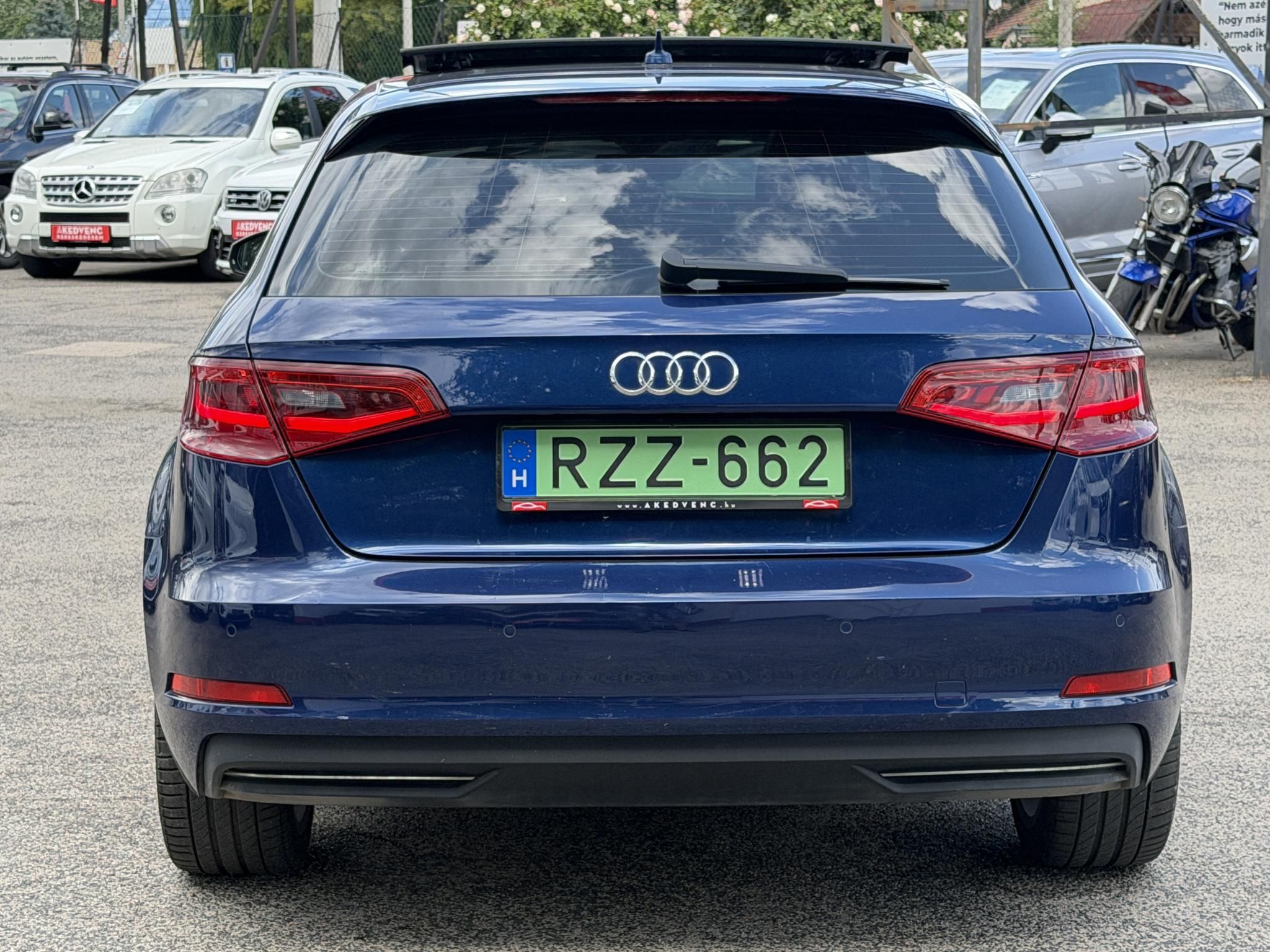 AUDI A3 Sportback 1.4 TFSI Ambiente S-tronic e-tron bang and olufsen. panoráma tető. 30km elektromos hatótáv. vezérlés cserélve!