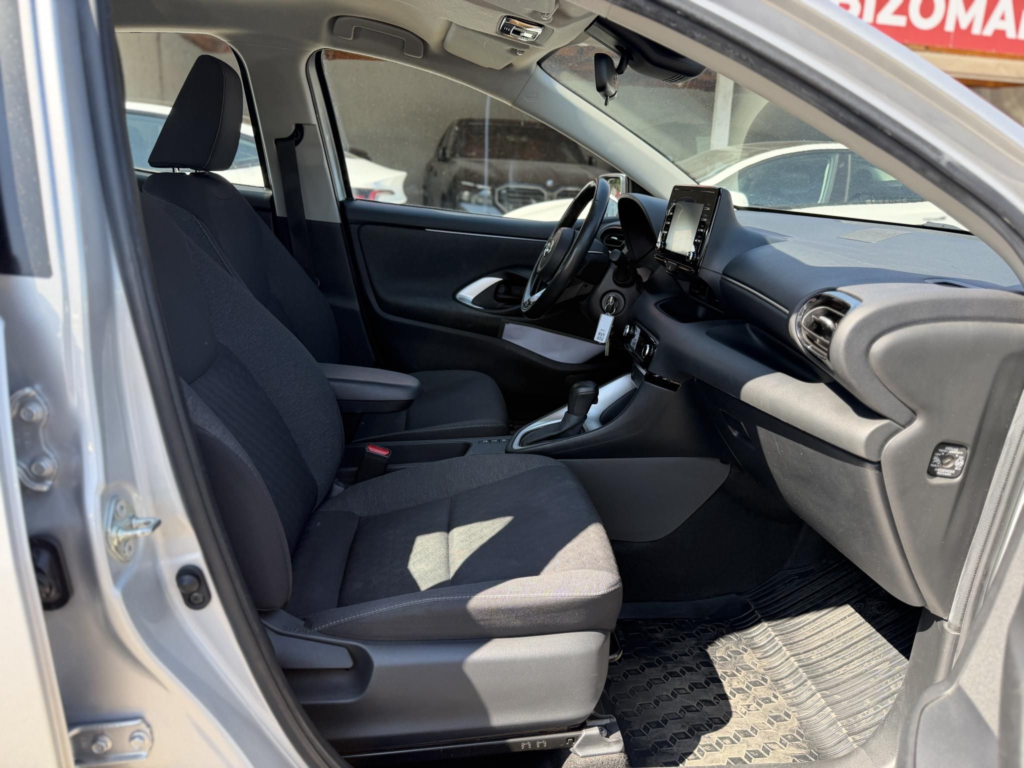 TOYOTA YARIS 1.5 Hybrid Comfort Tech e-CVT 103e km. ülésfűtés. kormányfűtés. kamera. sávtartó. digitklíma