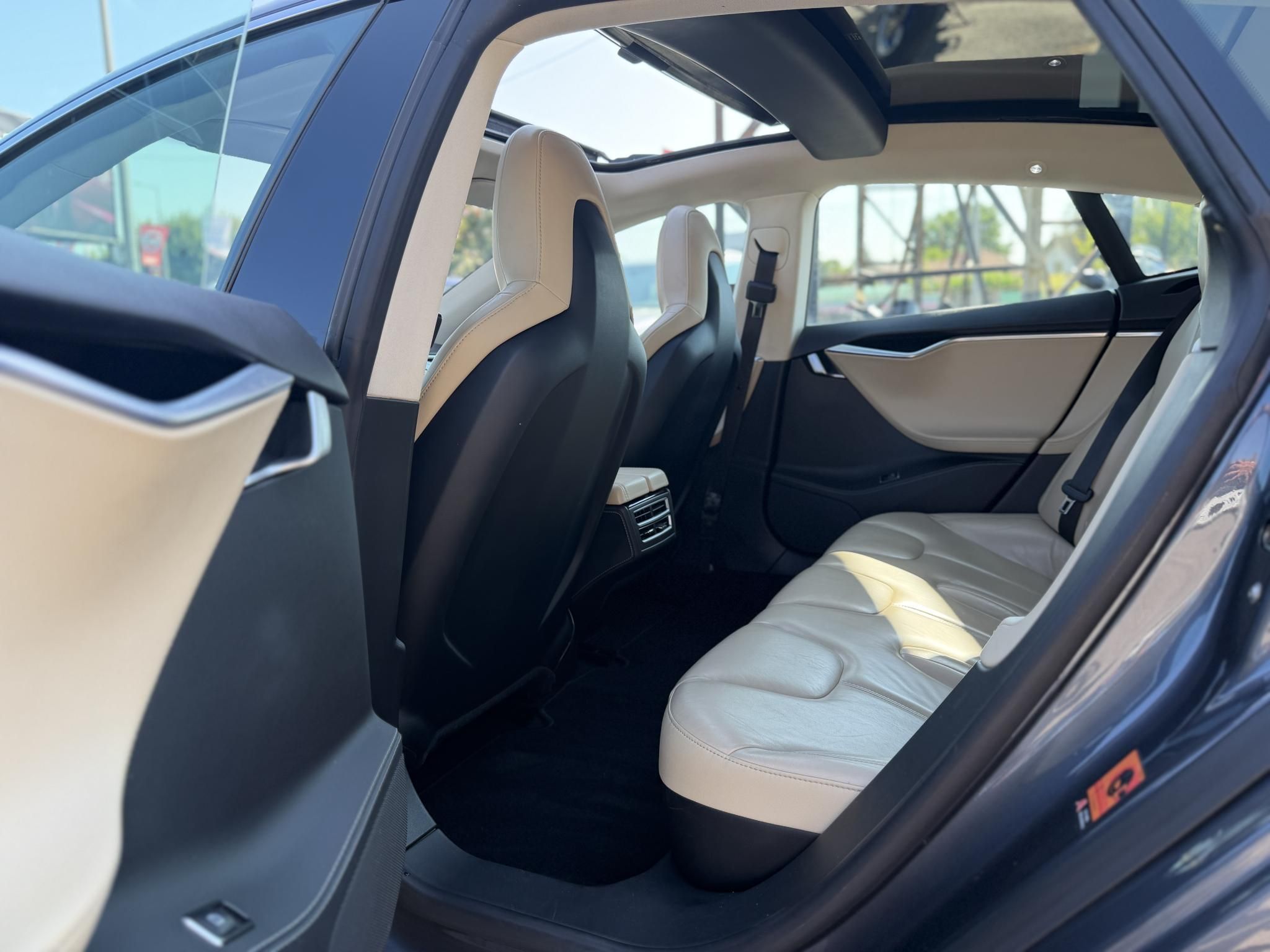TESLA MODEL S 85 (Automata) SC01. CCS UPGRADE. FREE SUPERCHARGER. 88% AKKU!
