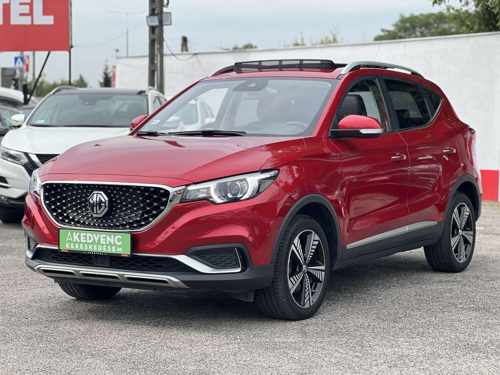 MG ZS EV Luxury. 68e km. végig vezetett márkaszerviz. Carplay. panorámatető