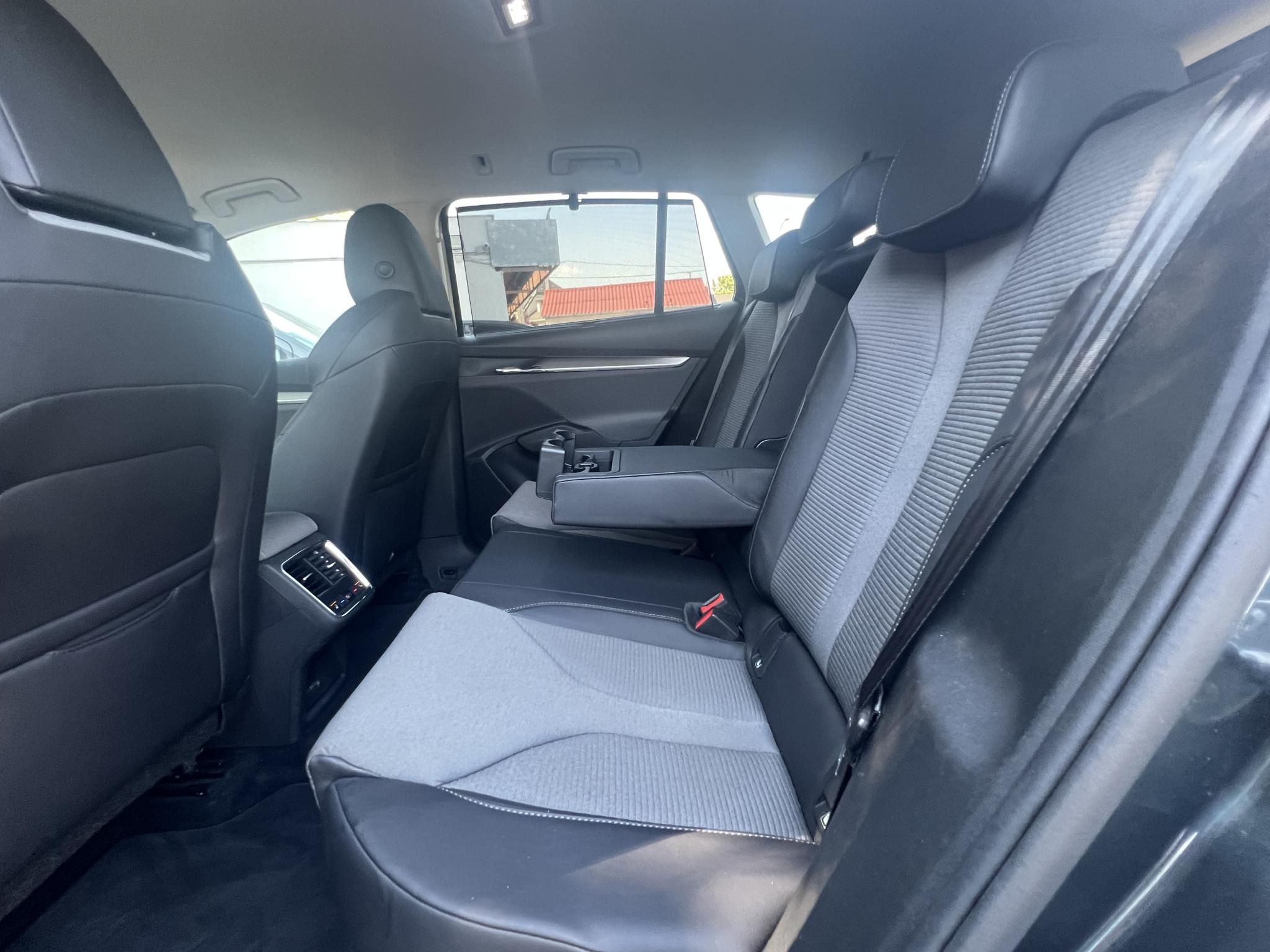 SKODA ENYAQ iV 60 Perfect Led fényszóró Navigáció Carplay Keyless Tolatókamera!