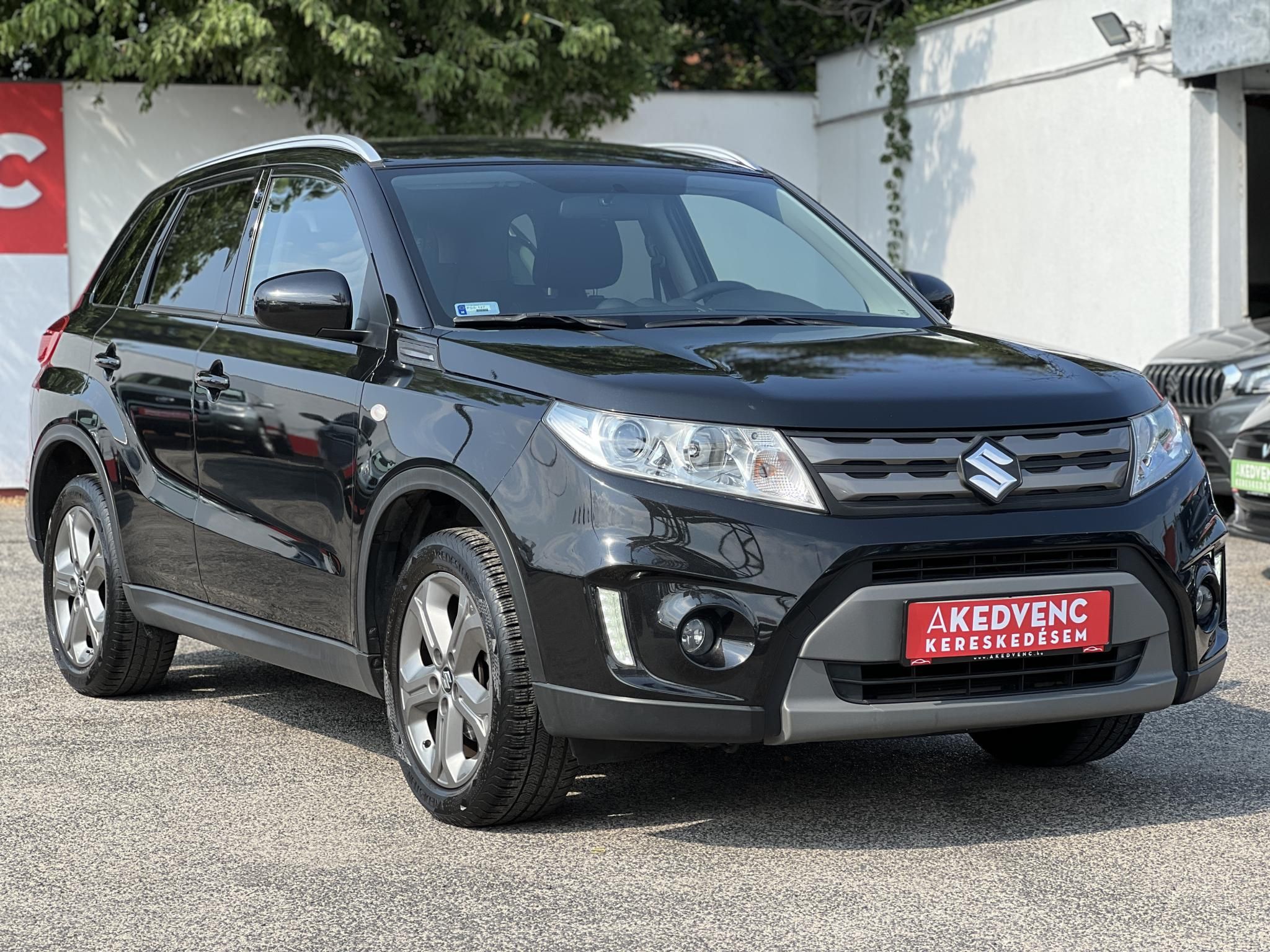 SUZUKI VITARA 1.6 GL+ 75e km. Magyarországi. Gyári fényezés. Végig márkaszervizelt!