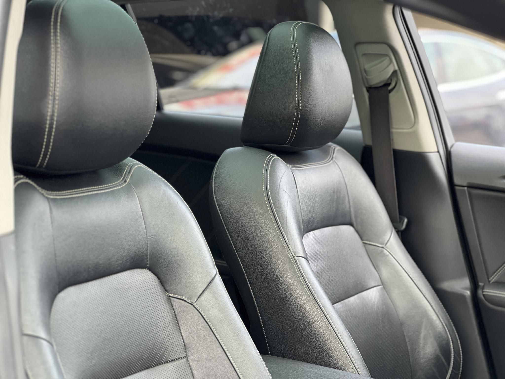 TOYOTA AVENSIS Touring Sports 2.0 Executive CVT Magyarországi. Gyári fényezés. Végig vezetett szervizkönyv!