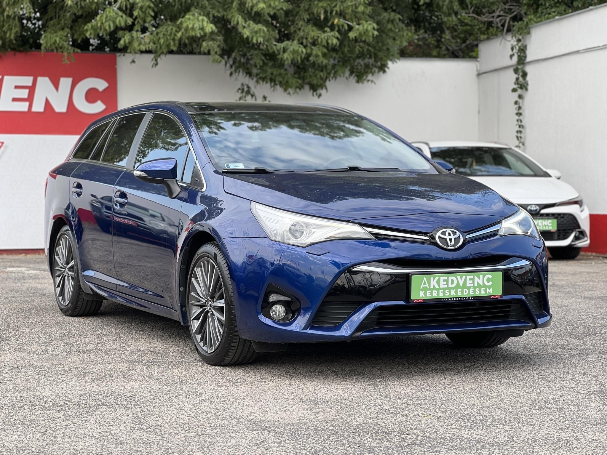 TOYOTA AVENSIS Touring Sports 2.0 Executive CVT Magyarországi. Gyári fényezés. Végig vezetett szervizkönyv!