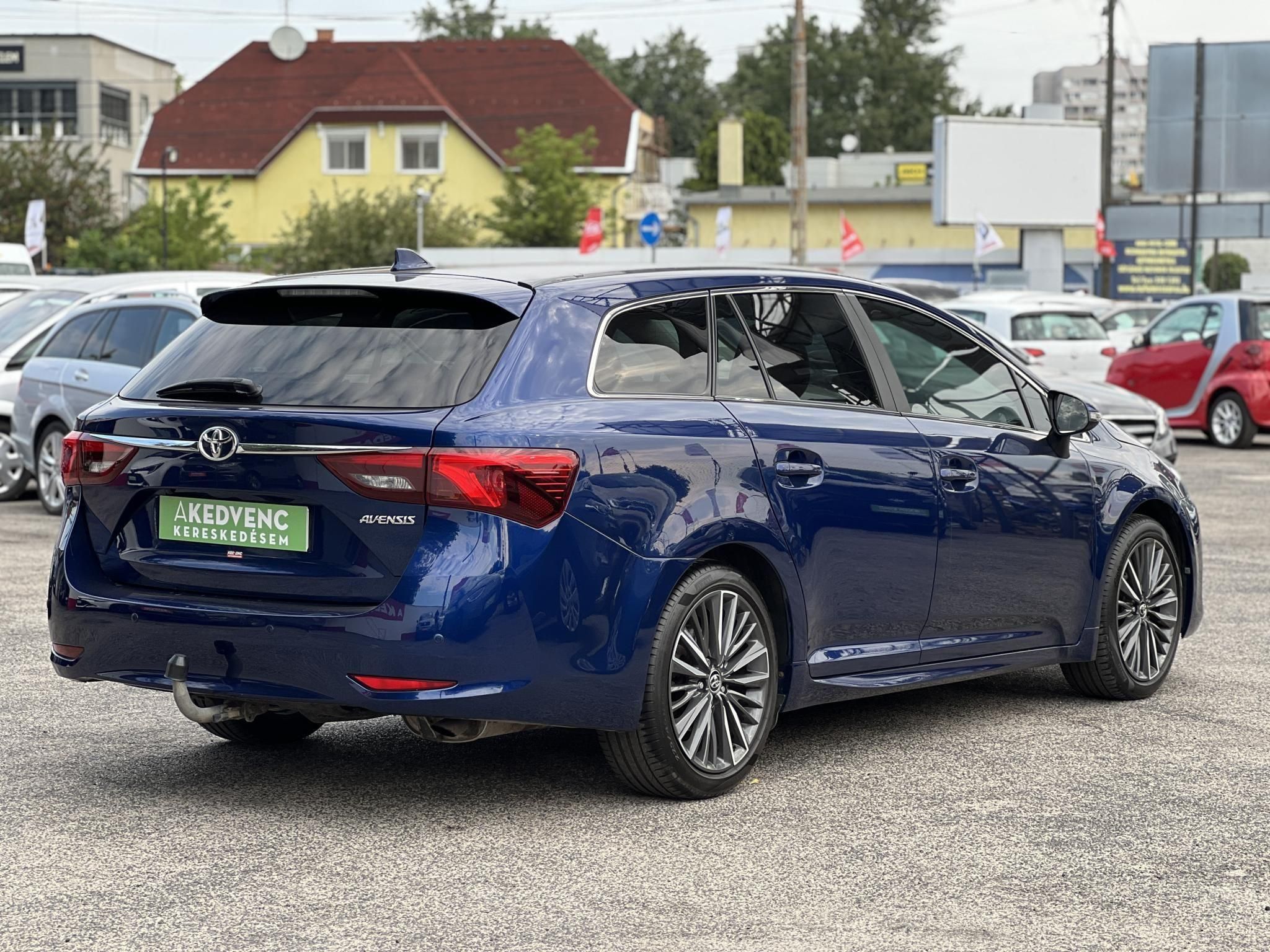 TOYOTA AVENSIS Touring Sports 2.0 Executive CVT Magyarországi. Gyári fényezés. Végig vezetett szervizkönyv!