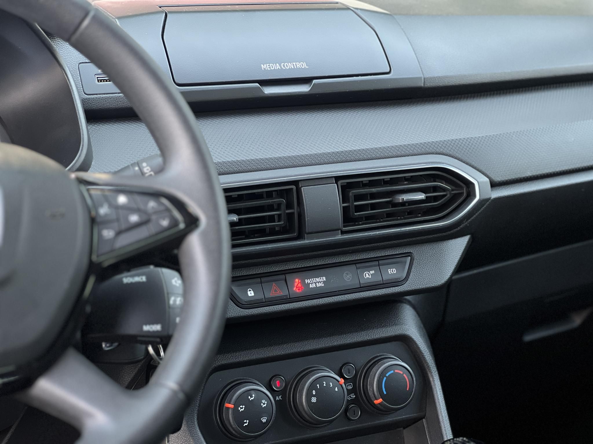 DACIA SANDERO 1.0 TCe Essential Magyarországi. Gyári fényezés. Végig vezetett szervizkönyv!