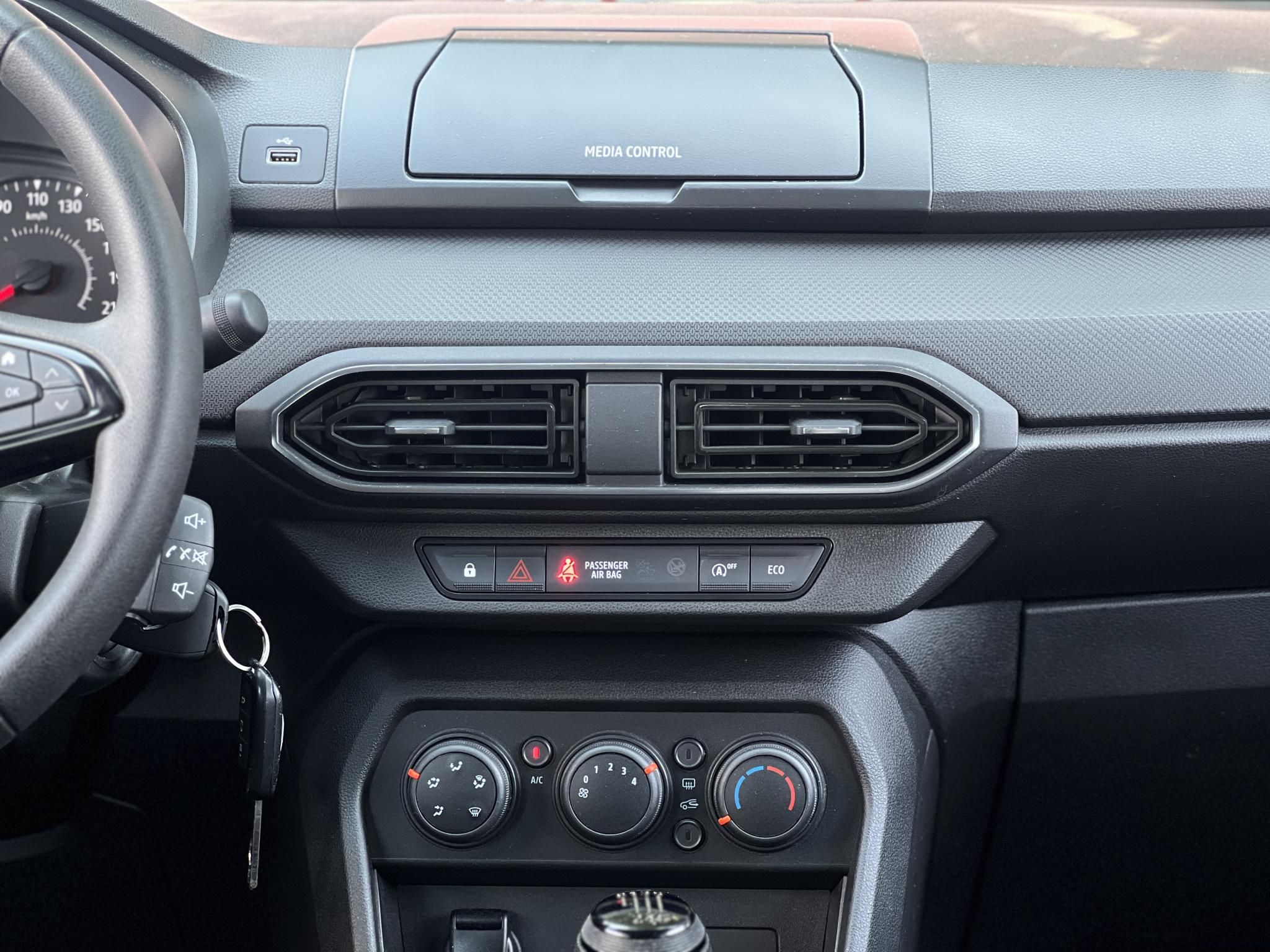 DACIA SANDERO 1.0 TCe Essential Magyarországi. Gyári fényezés. Végig vezetett szervizkönyv!