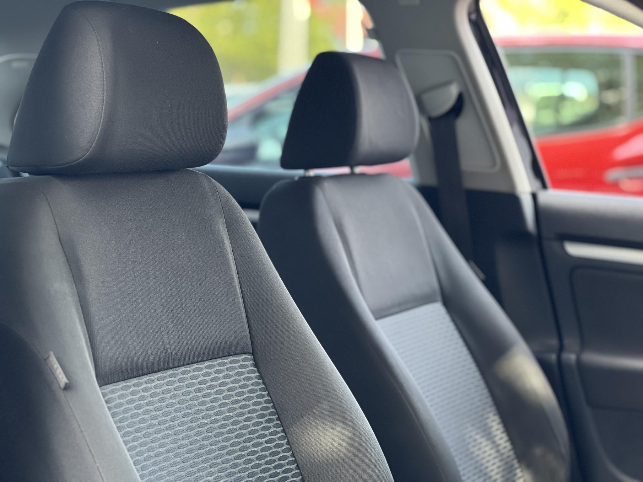 VOLKSWAGEN JETTA 1.6 Comfortline DSG Magyarországi Tolatóradar Navi Tempomat!