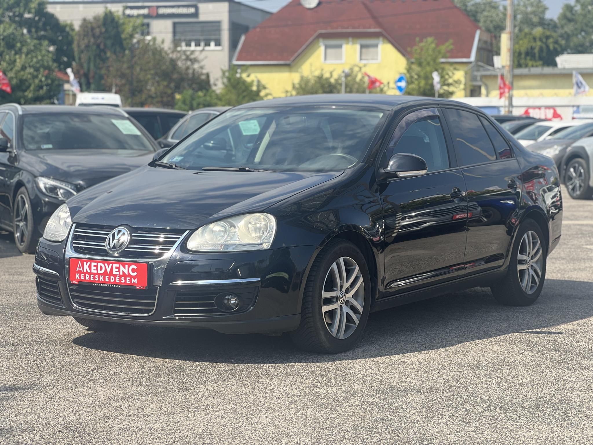 VOLKSWAGEN JETTA 1.6 Comfortline DSG Magyarországi Tolatóradar Navi Tempomat!