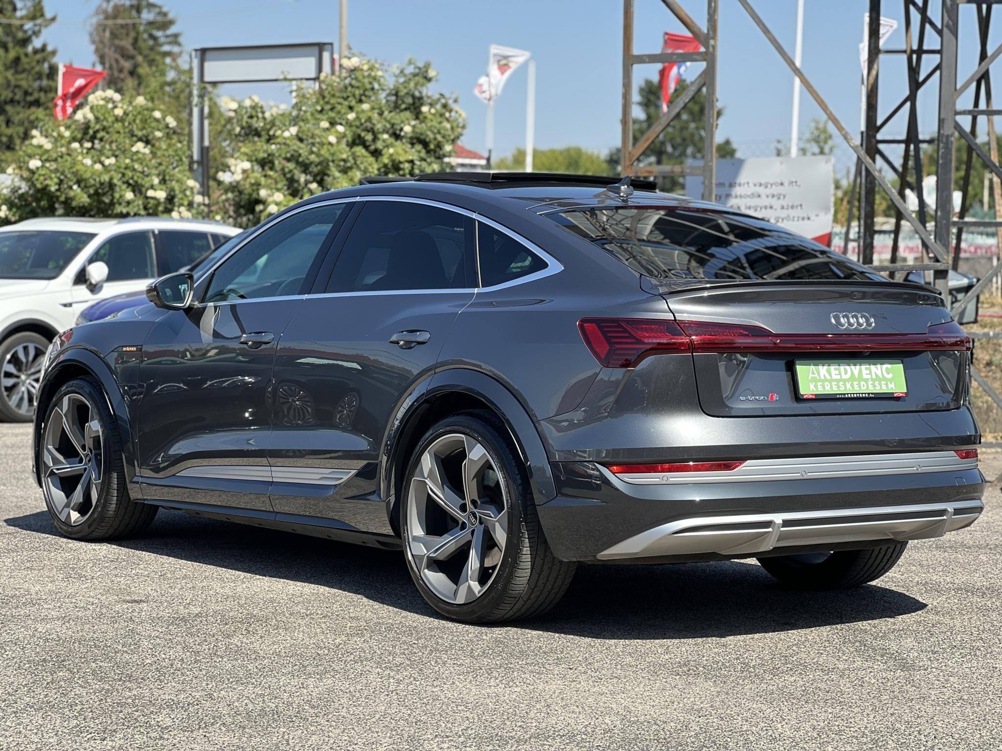AUDI E-TRON Sportback 60 S quattro (Automata) 55e km. LED. panoráma tető. memória. CARPLAY. garanciális!