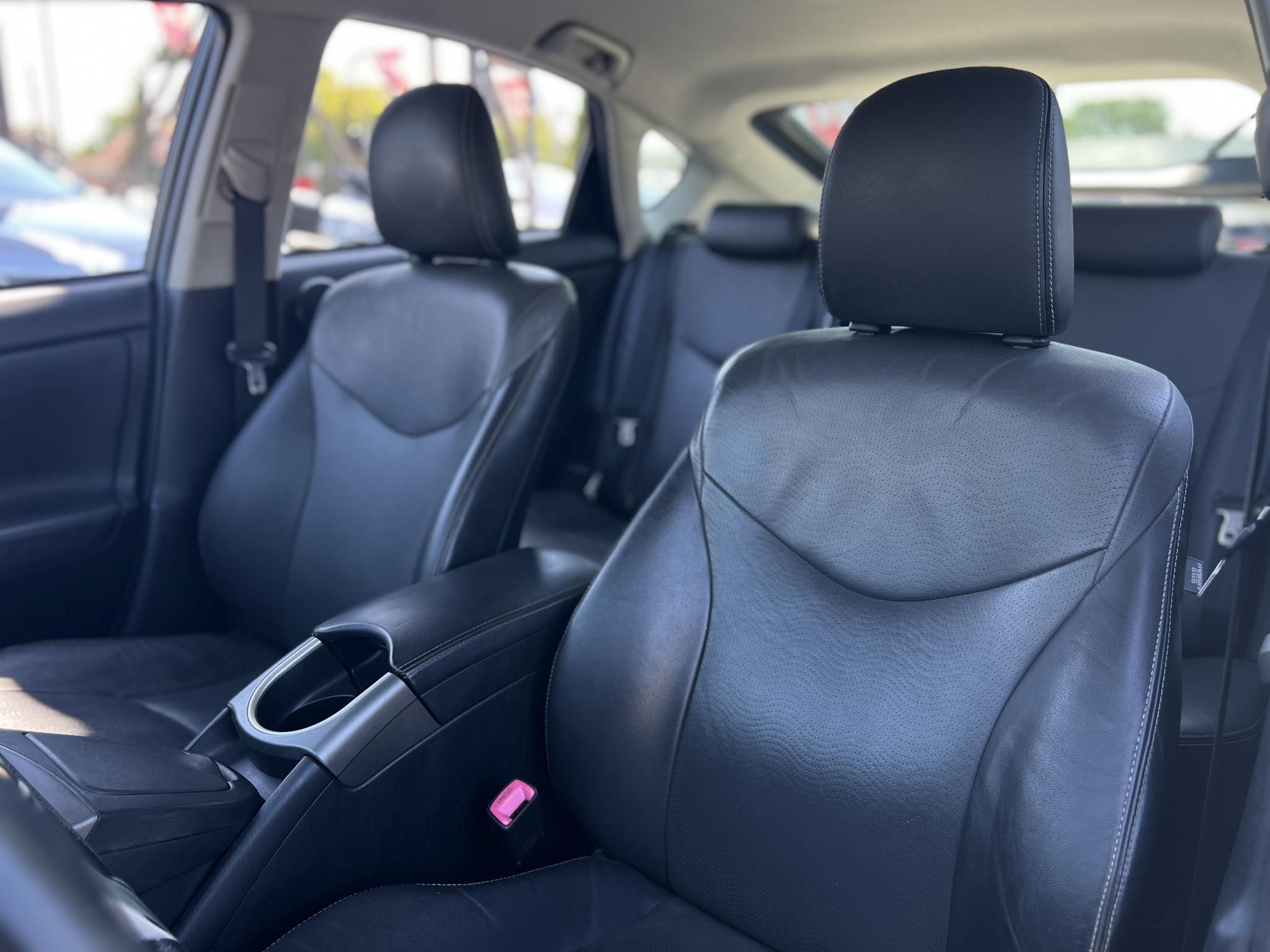 TOYOTA PRIUS PLUG-IN