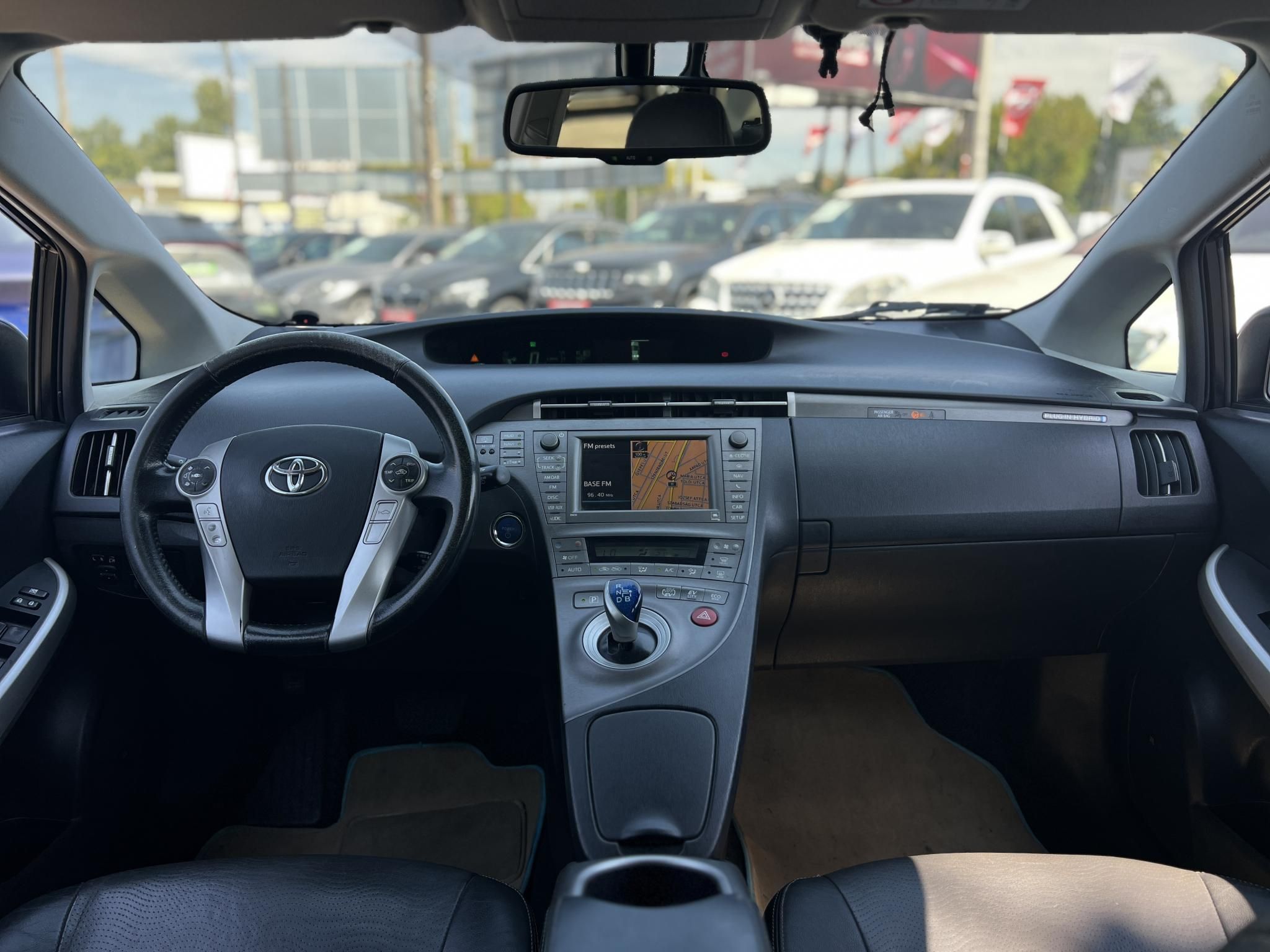 TOYOTA PRIUS PLUG-IN