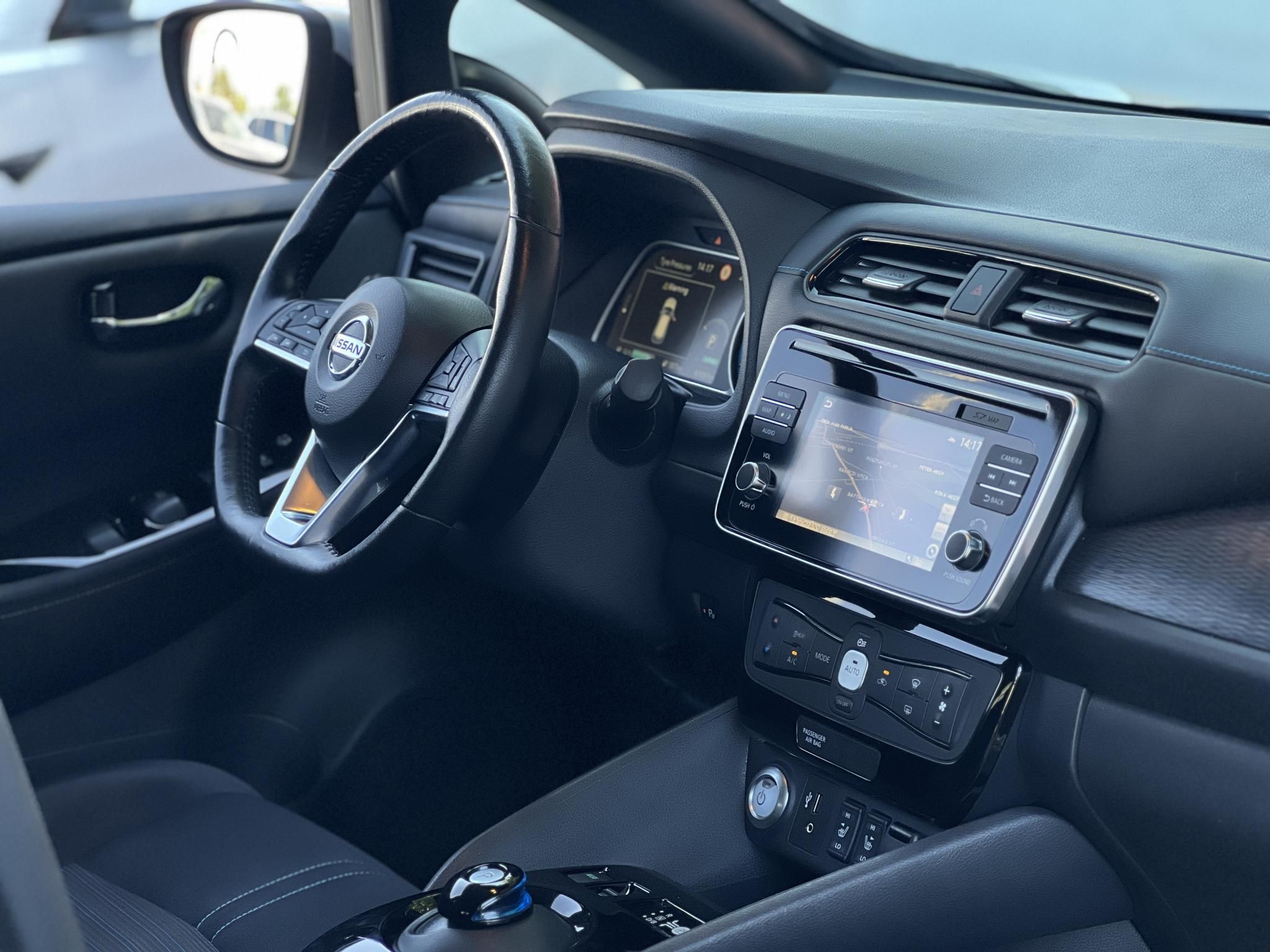 NISSAN LEAF N-Connecta 40kWh (Automata)