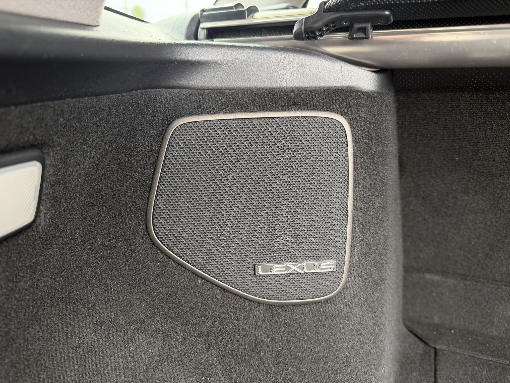 LEXUS IS 200 Sport Cross klíma. bőrbelső. ülésfűtés. téli-nyári kerék garnitúra. vezérlés cseréve!