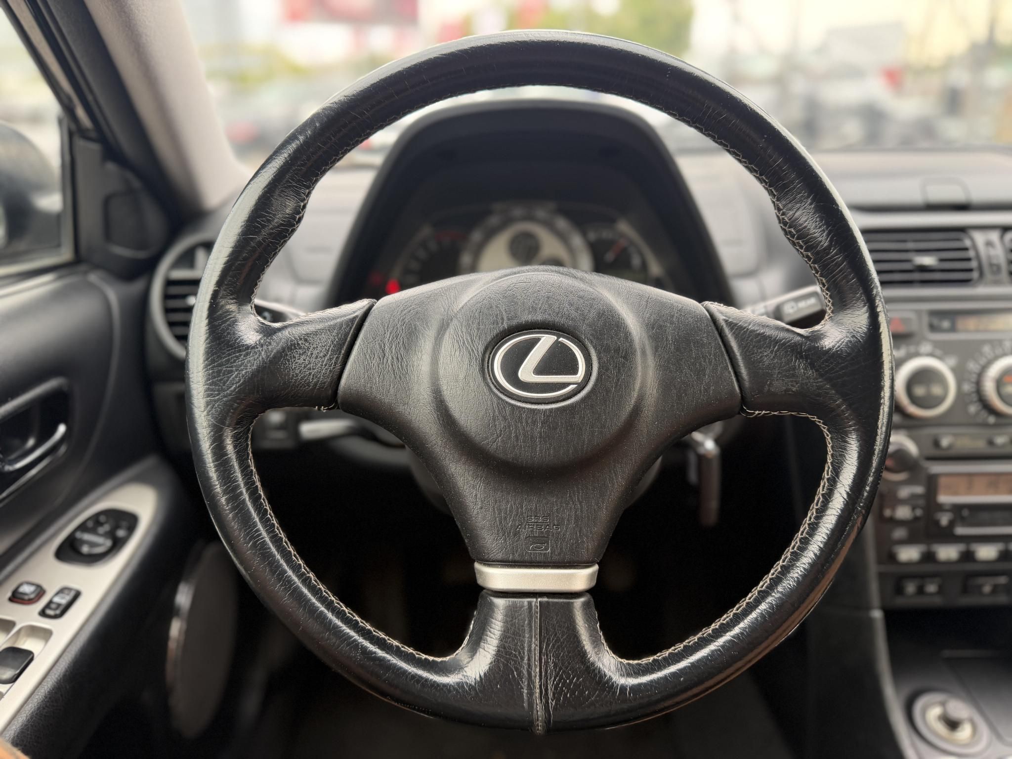 LEXUS IS 200 Sport Cross klíma. bőrbelső. ülésfűtés. téli-nyári kerék garnitúra. vezérlés cseréve!