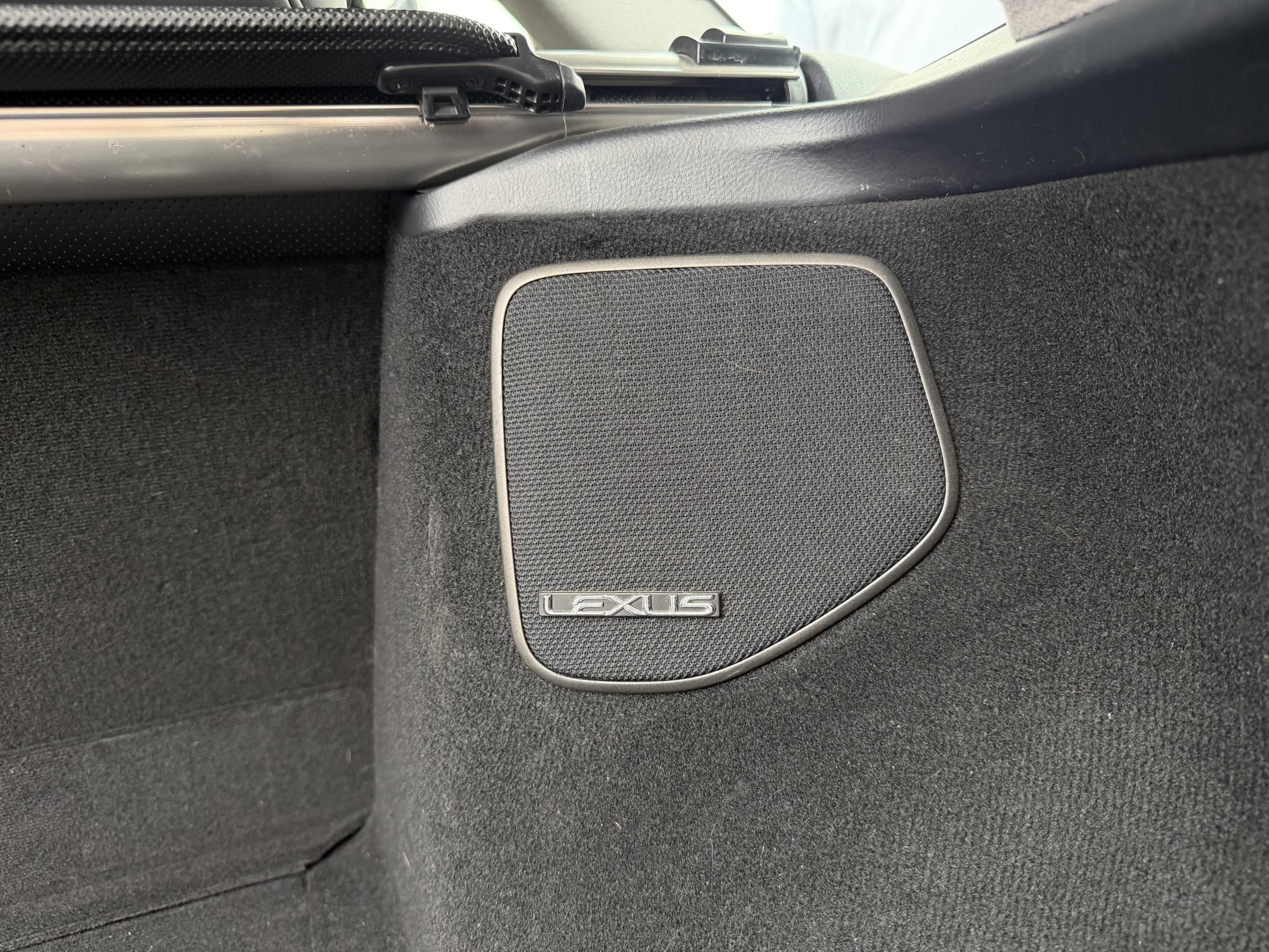 LEXUS IS 200 Sport Cross klíma. bőrbelső. ülésfűtés. téli-nyári kerék garnitúra. vezérlés cseréve!