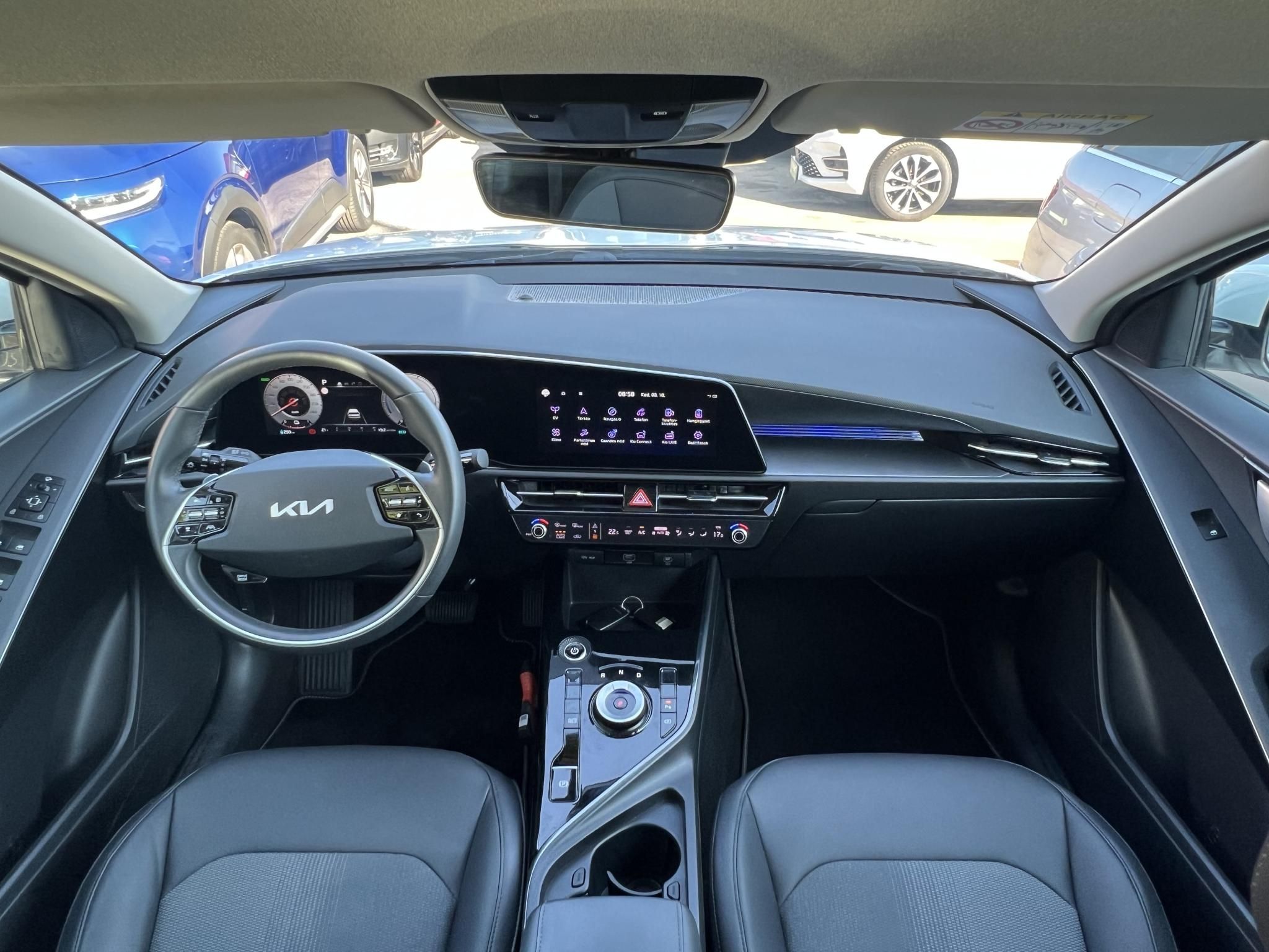 KIA NIRO e-Niro 64kWh Gold Carplay. Tolatókamera. Virtual cockpit. Végig márkaszervizelt!