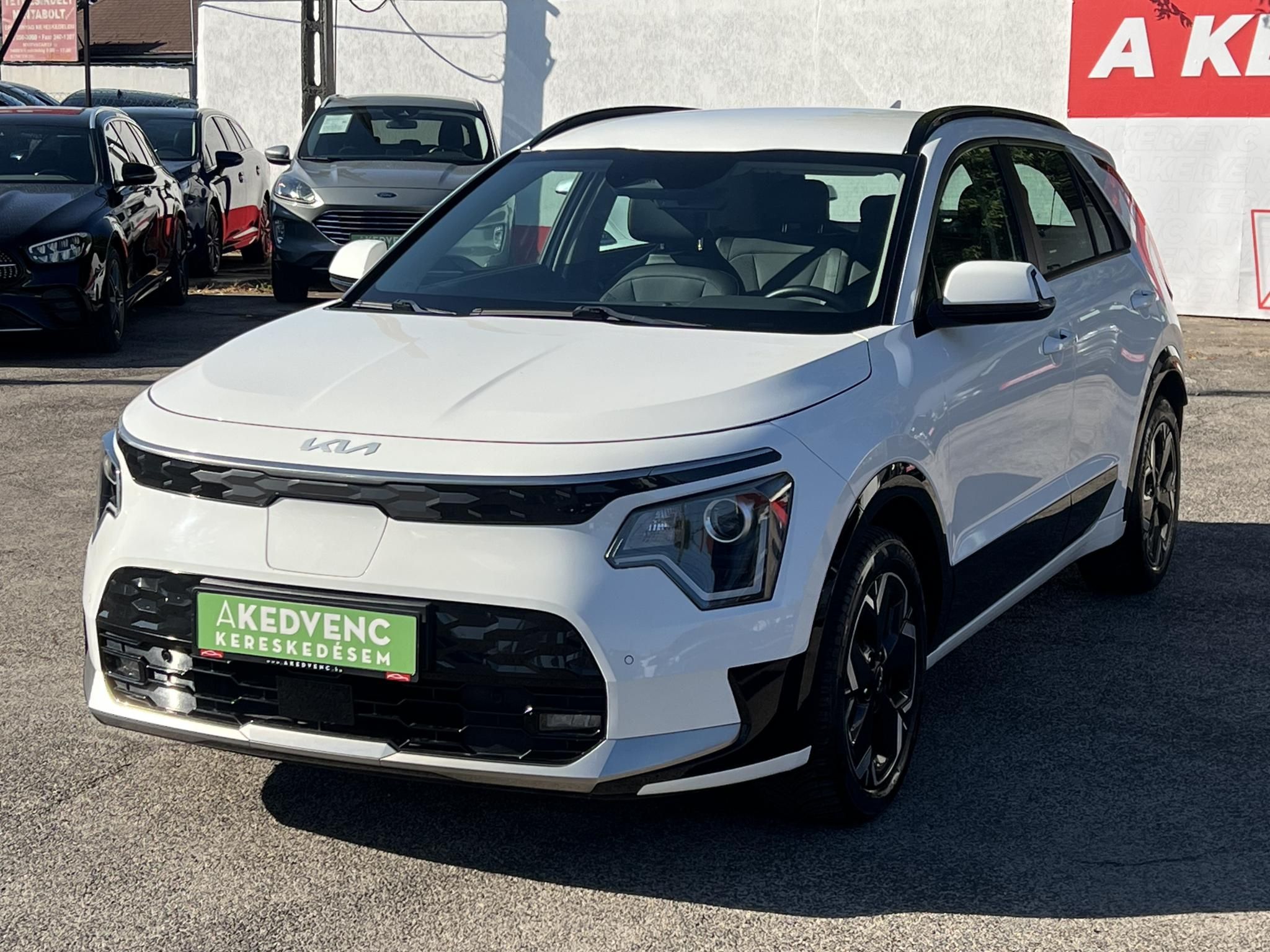 KIA NIRO e-Niro 64kWh Gold Carplay. Tolatókamera. Virtual cockpit. Végig márkaszervizelt!