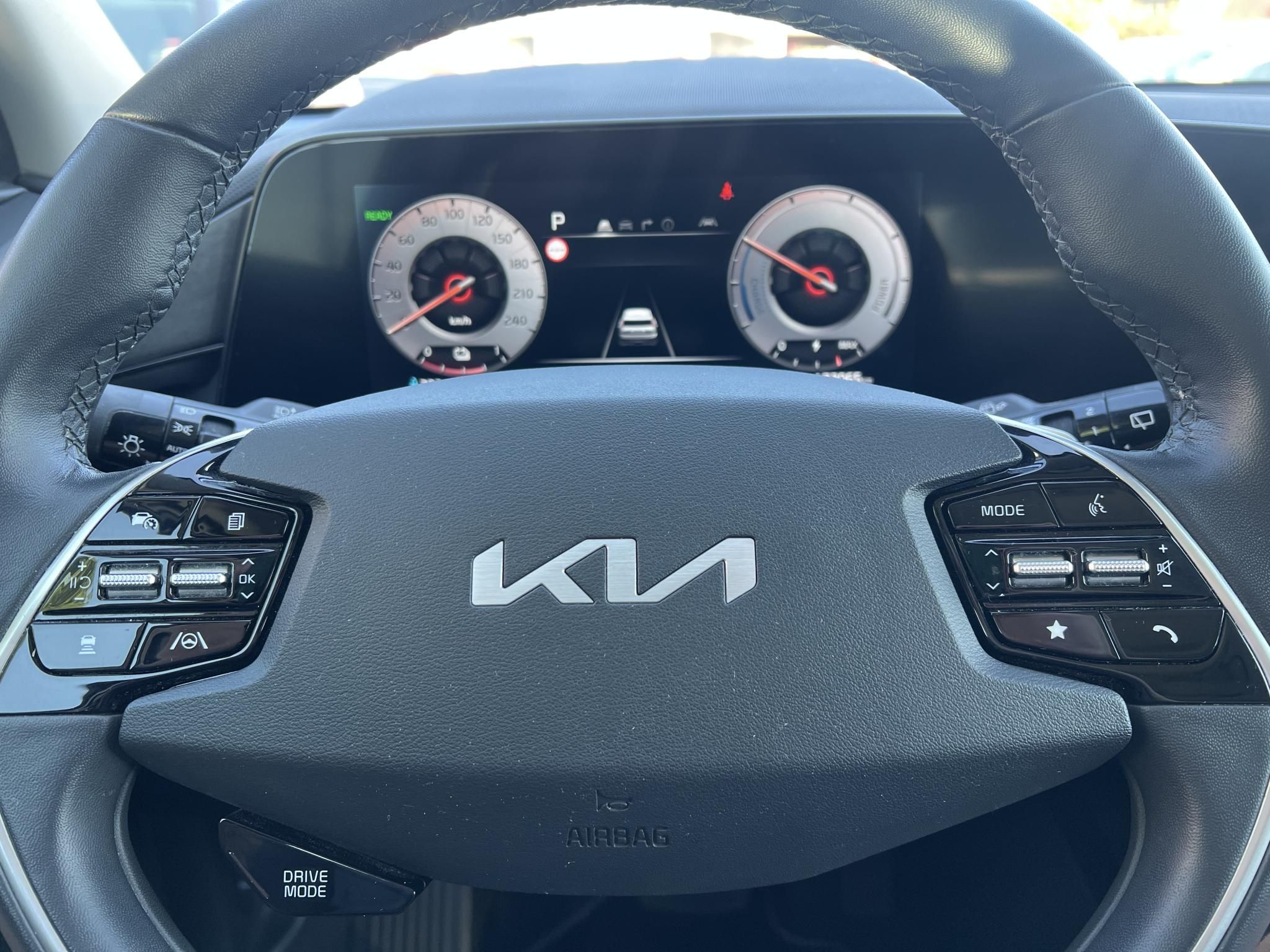 KIA NIRO e-Niro 64kWh Gold Carplay. Tolatókamera. Virtual cockpit. Végig márkaszervizelt!