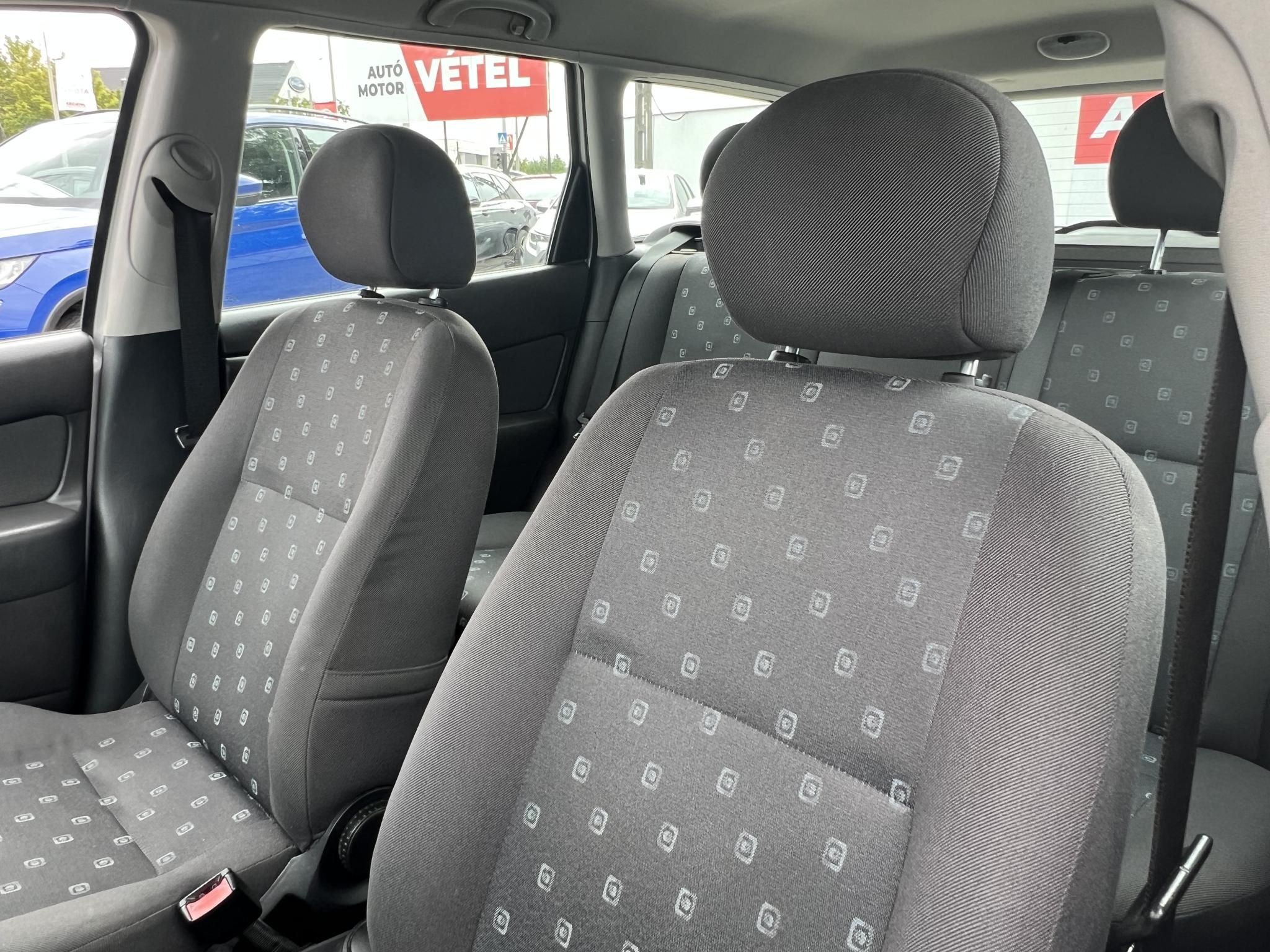 FORD FOCUS 1.4 Comfort Magyarország 116e km Friss vizsga Klíma!