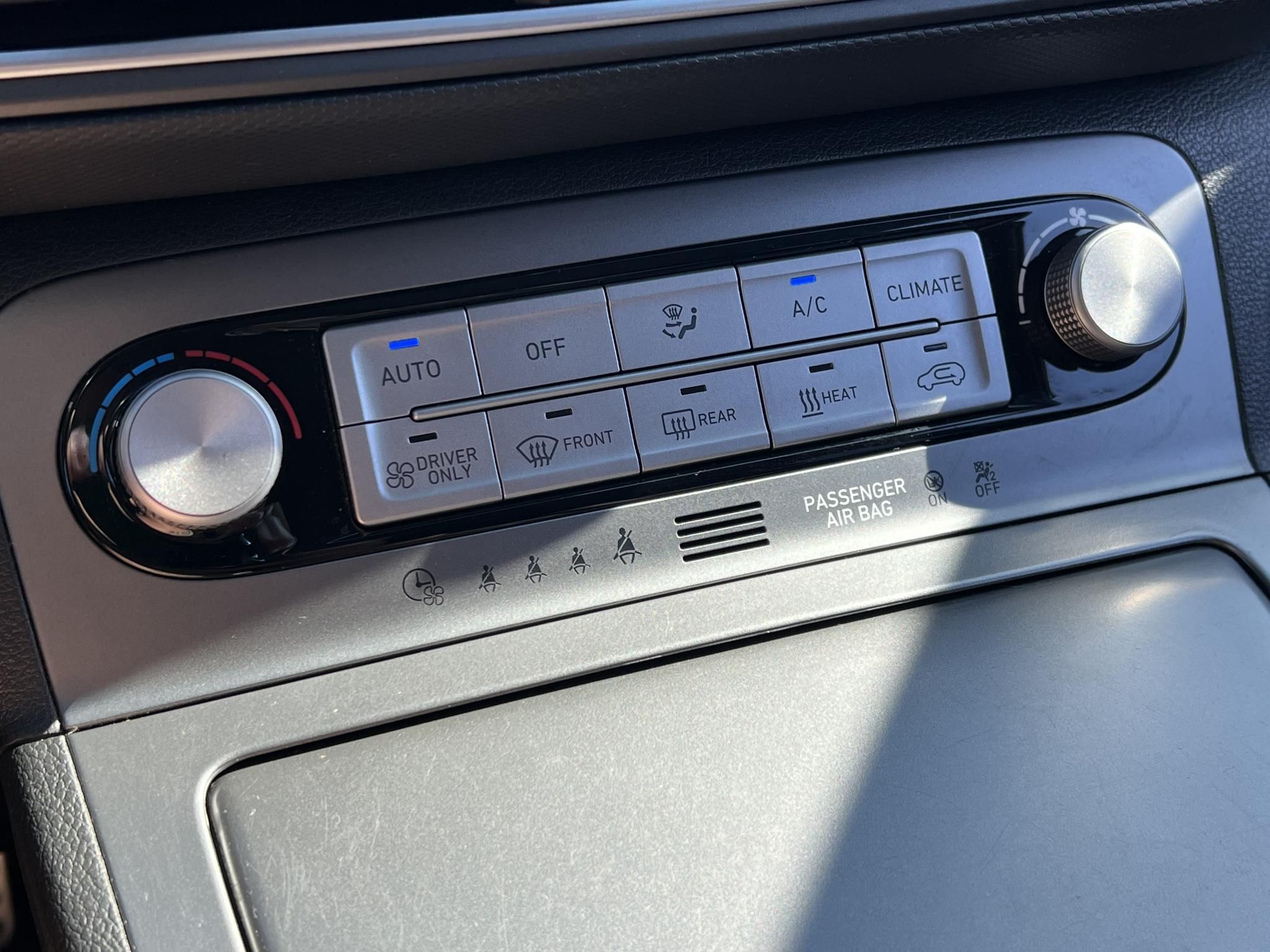 HYUNDAI KONA EV 64kWh Premium 69e km