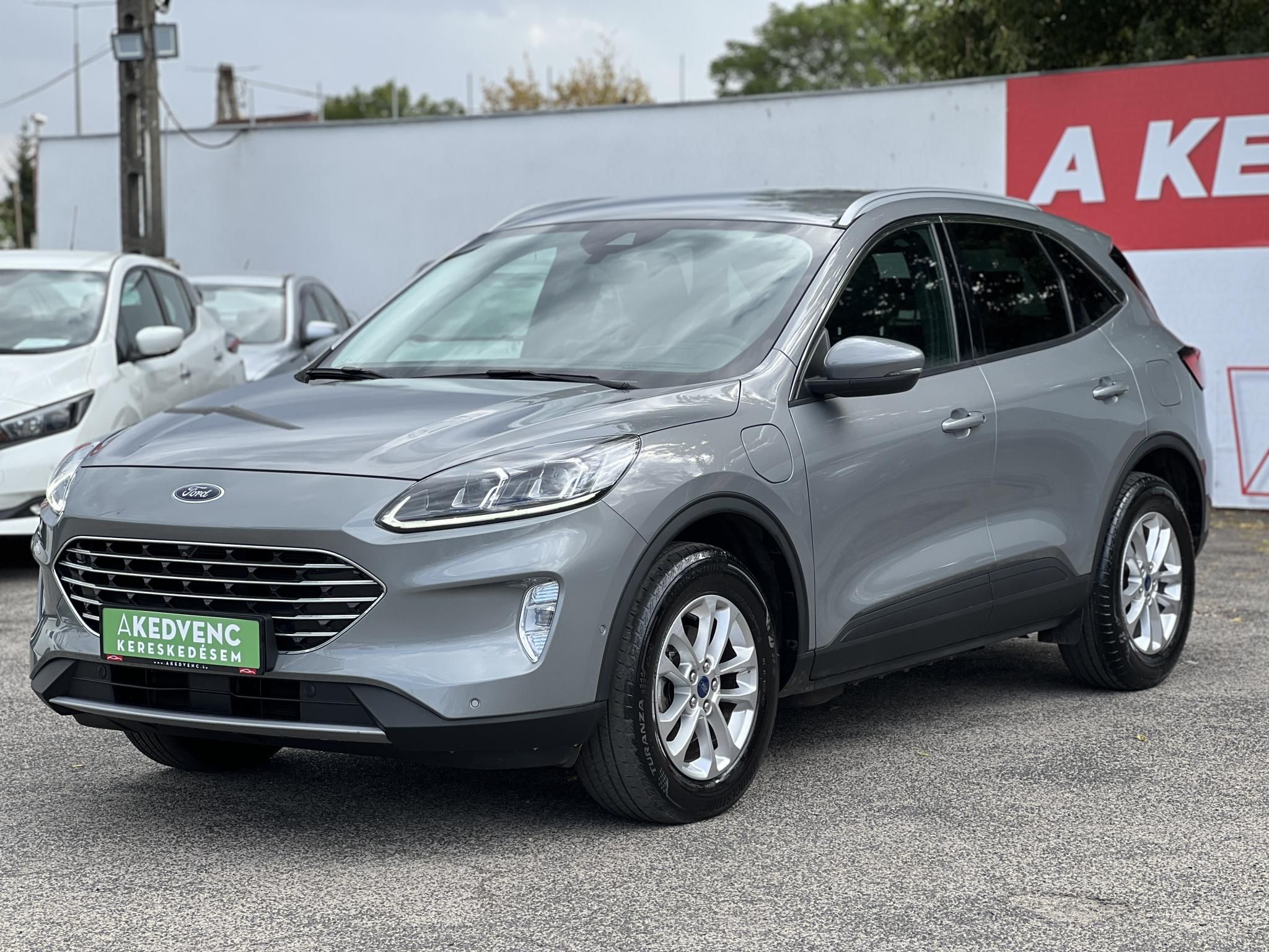 FORD KUGA 2.5 PHEV Titanium CVT 37e km. kitűnő állapot!