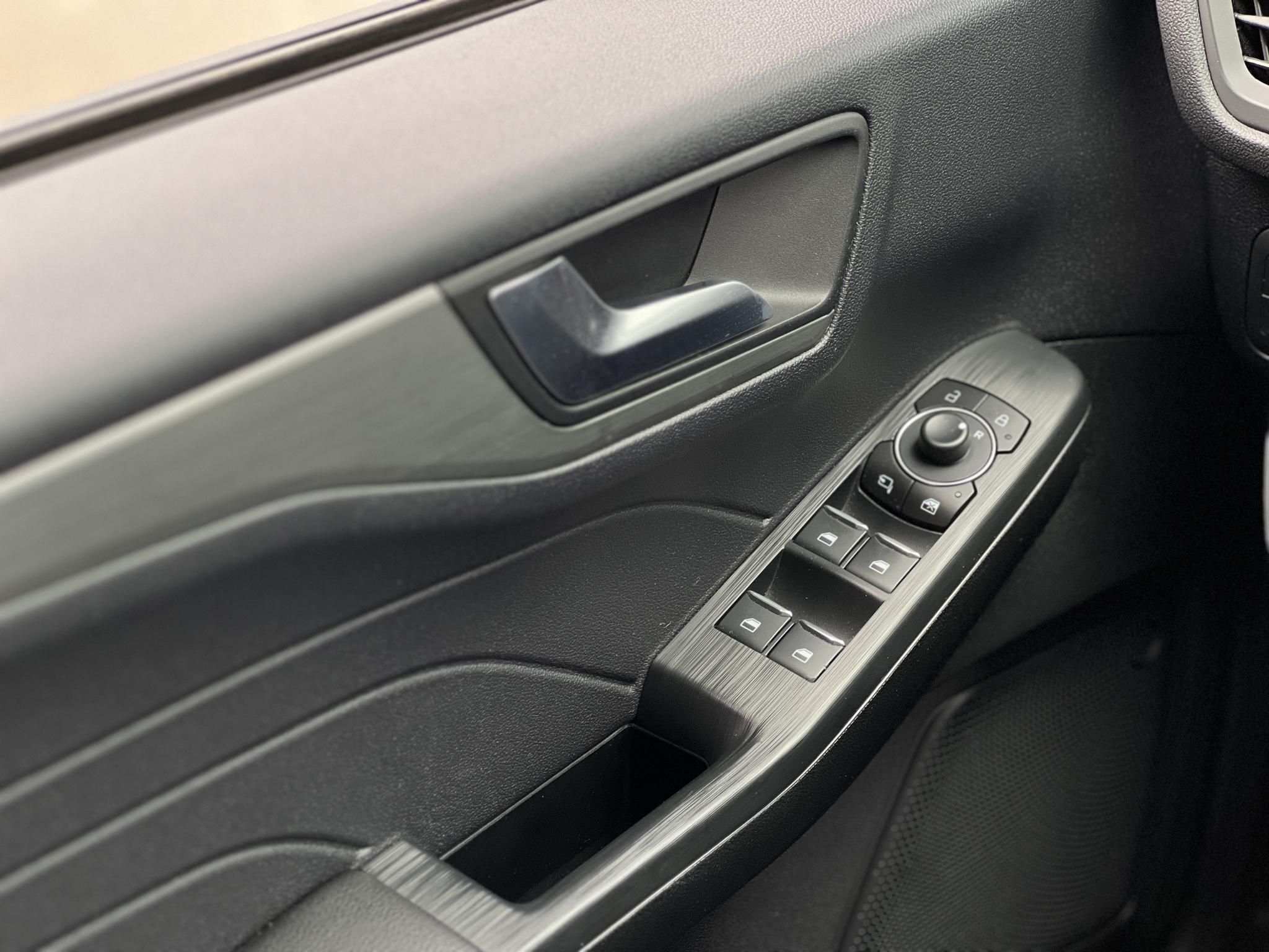 FORD KUGA 2.5 PHEV Titanium CVT 37e km. kitűnő állapot!
