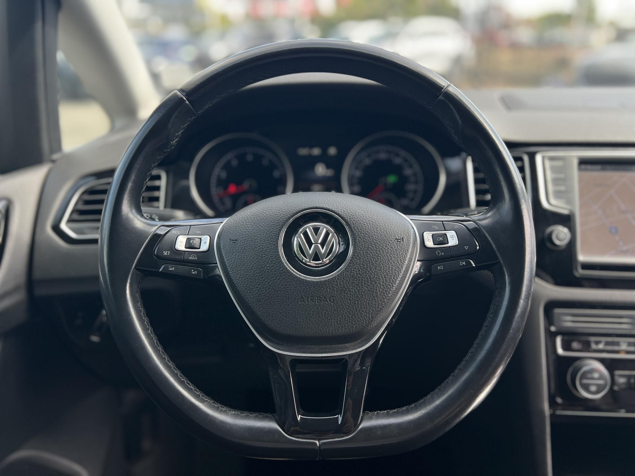 VOLKSWAGEN GOLF SPORTSVAN 1.4 TSI BMT Highline DSG Dokumentált előélet. barna bőrbelső. téli-nyári gumi garnitúra!