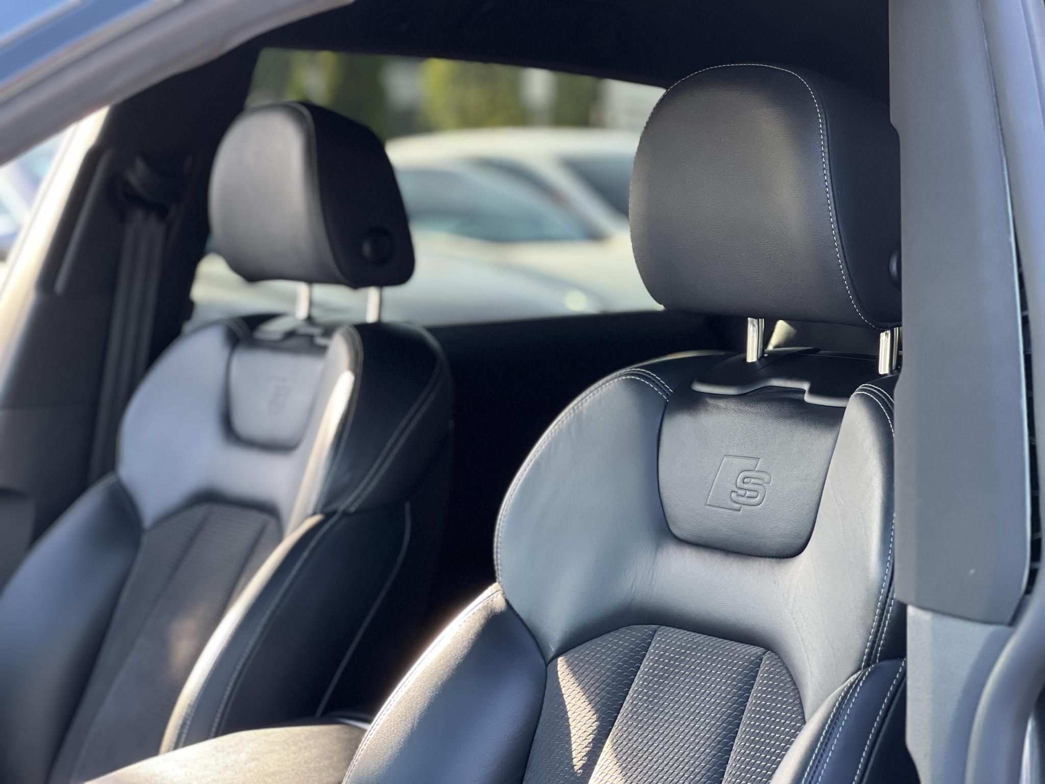 AUDI Q8 50 TDI quattro Tiptronic ic 77e km. M.o.-i. márkaszervizelt előélet. téli-nyári kerék szett!