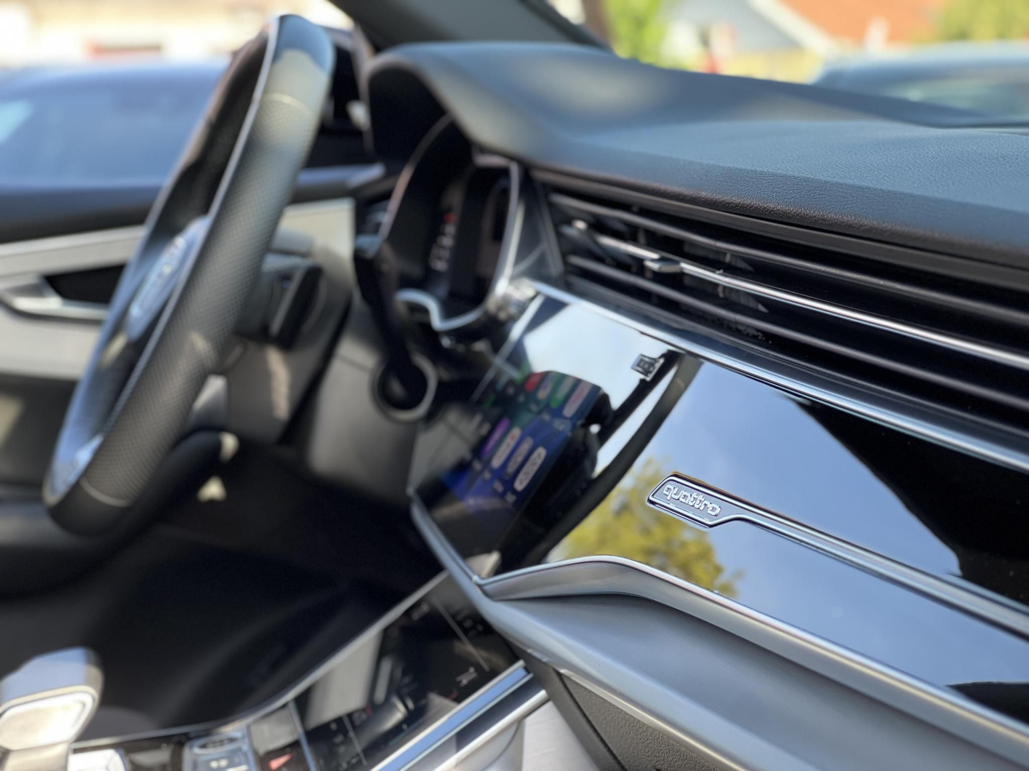 AUDI Q8 50 TDI quattro Tiptronic ic 77e km. M.o.-i. márkaszervizelt előélet. téli-nyári kerék szett!