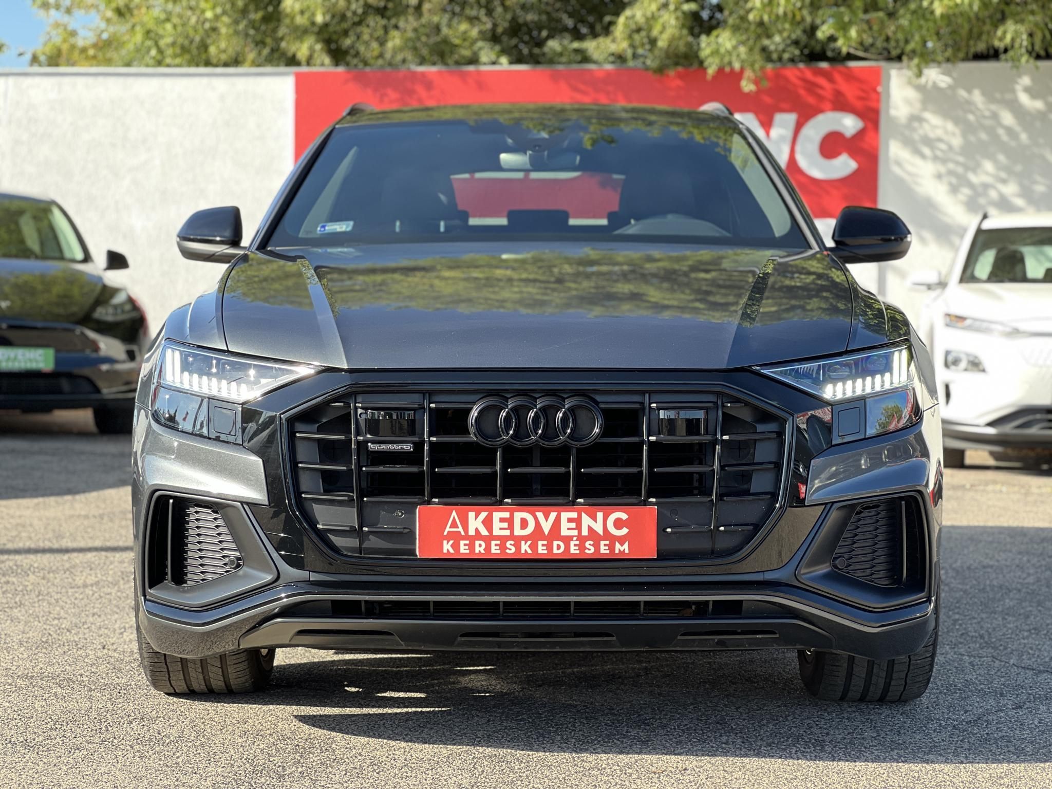 AUDI Q8 50 TDI quattro Tiptronic ic 77e km. M.o.-i. márkaszervizelt előélet. téli-nyári kerék szett!