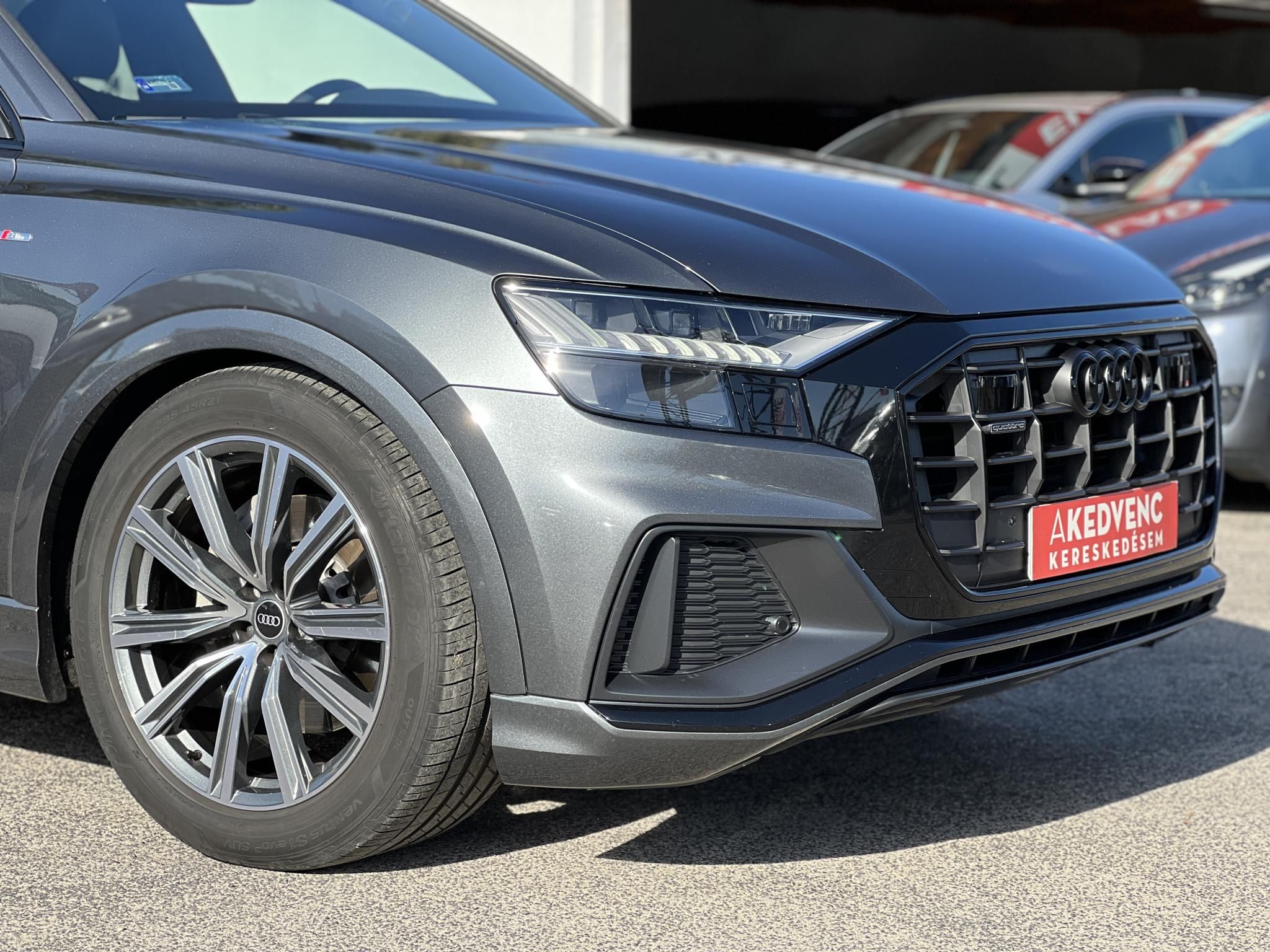 AUDI Q8 50 TDI quattro Tiptronic ic 77e km. M.o.-i. márkaszervizelt előélet. téli-nyári kerék szett!