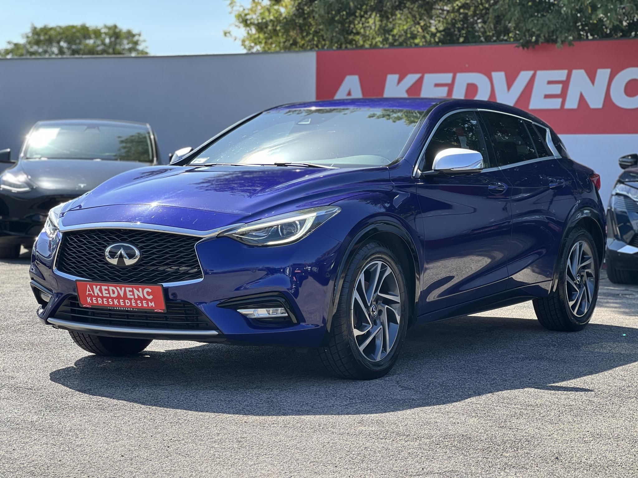 INFINITI Q30 1.5d Premium Tech M.o.-i. Márkaszervizelt. Téli-nyári kerék garnitúra!